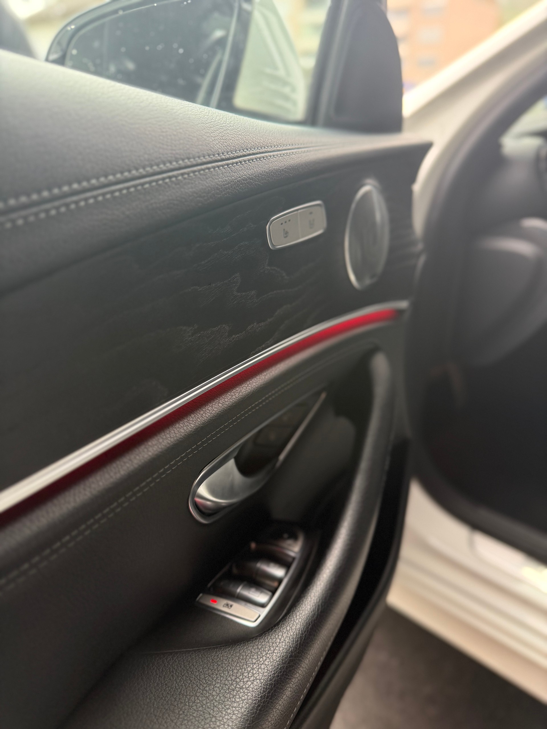 MERCEDES-BENZ E 220 d AMG Line 9G-Tronic-image-8