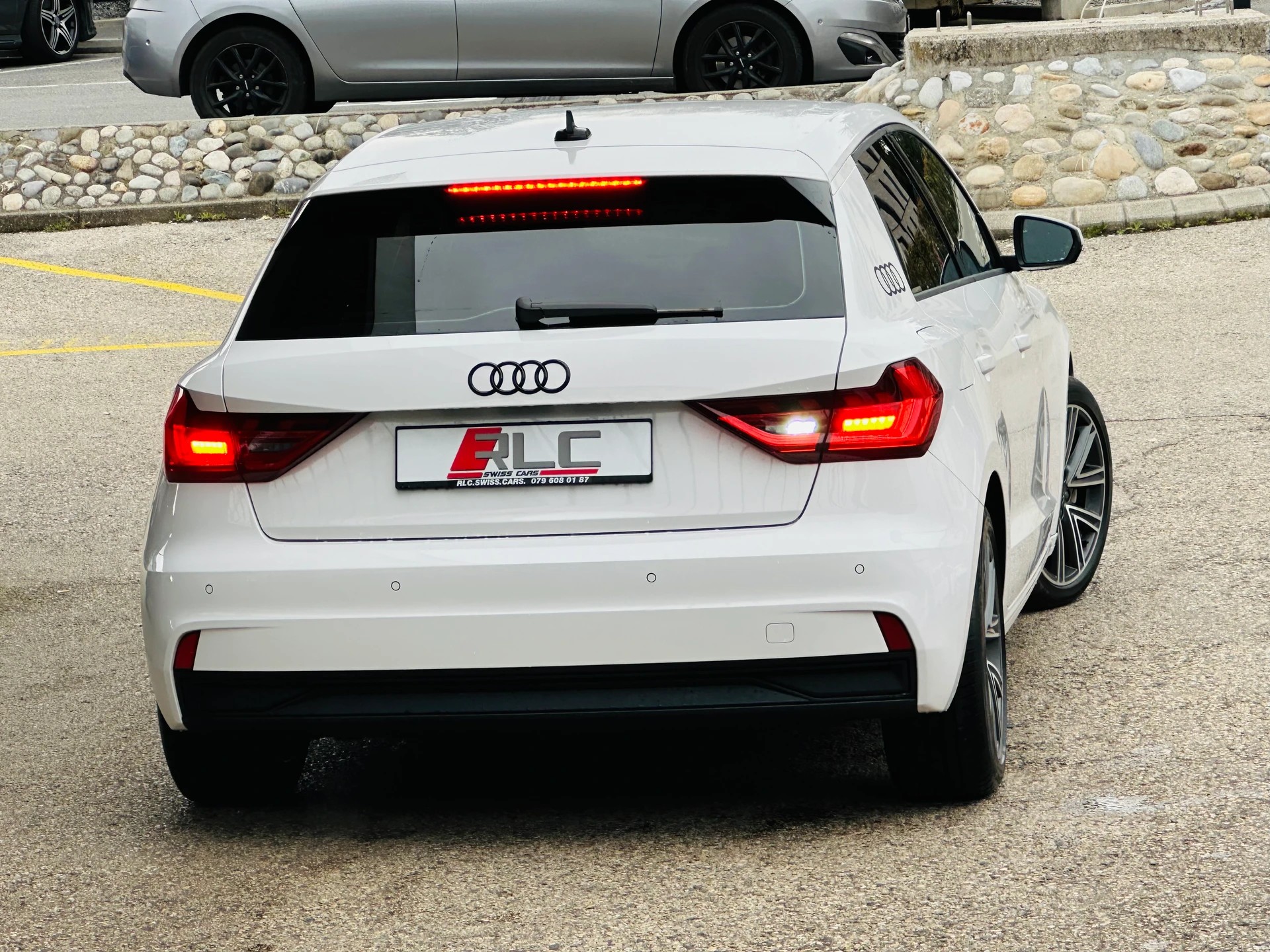 AUDI A1 Sportback 30 TFSI advanced S-tronic-image-9
