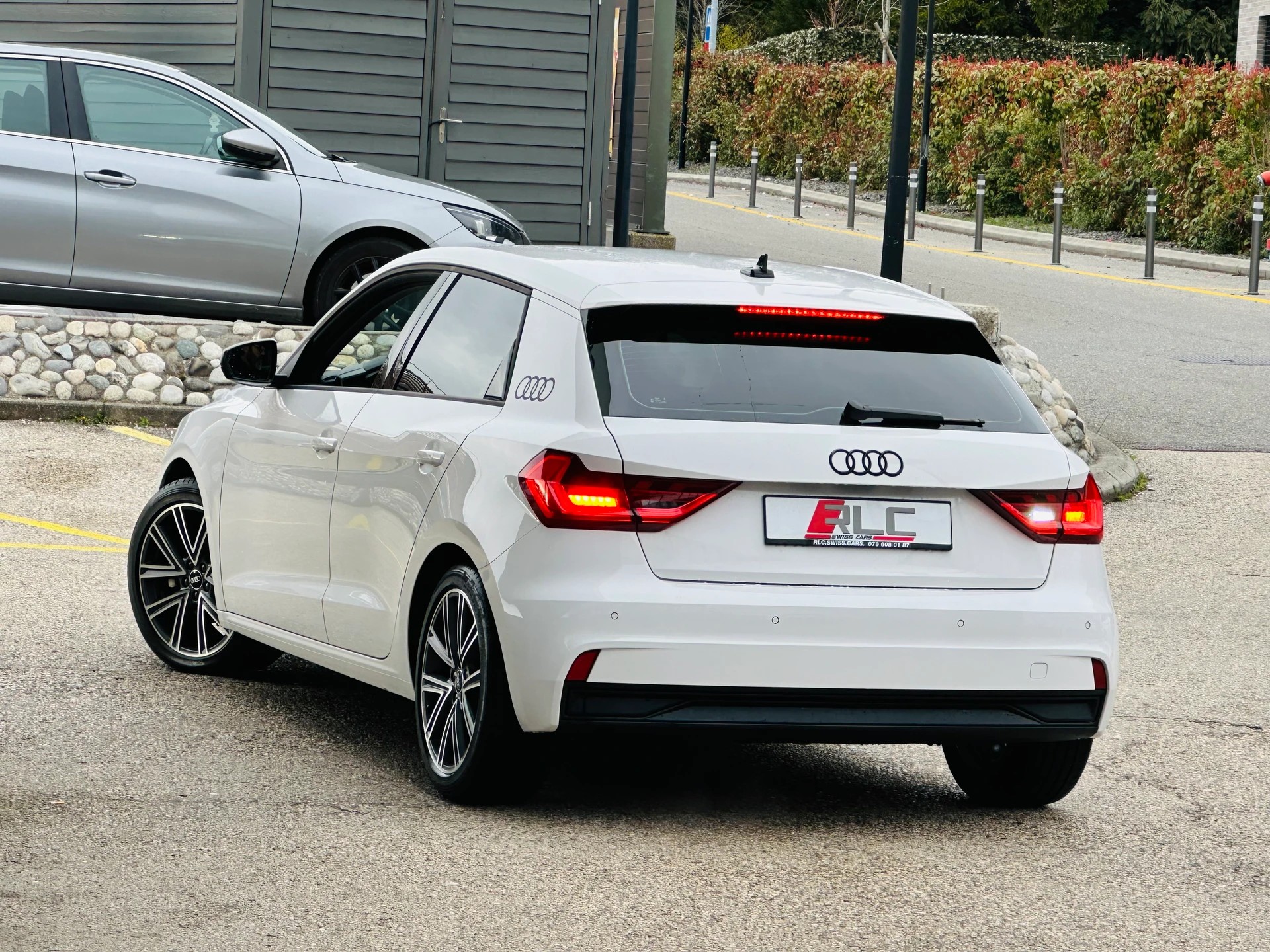 AUDI A1 Sportback 30 TFSI advanced S-tronic-image-11