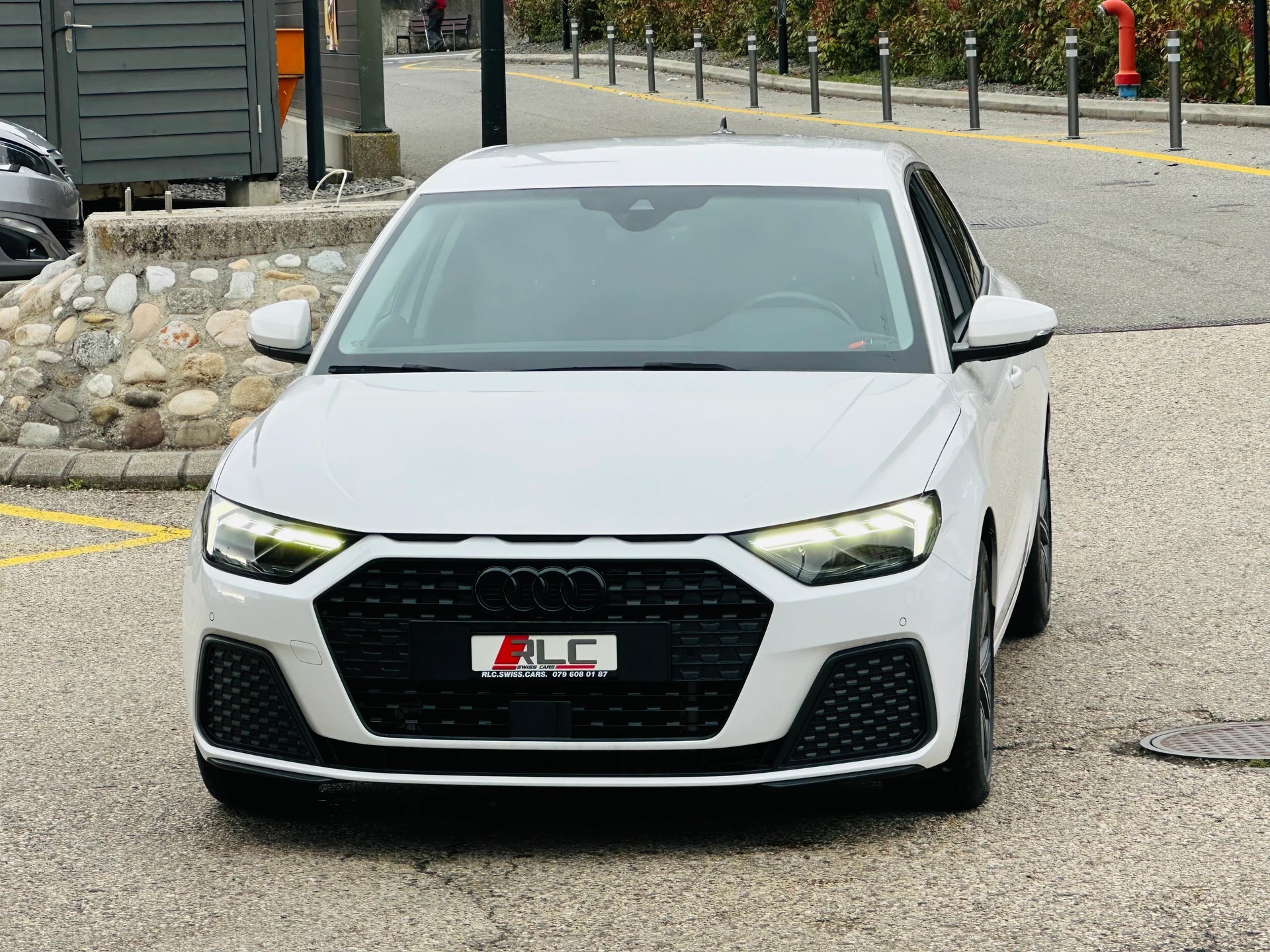 AUDI A1 Sportback 30 TFSI advanced S-tronic-image-8