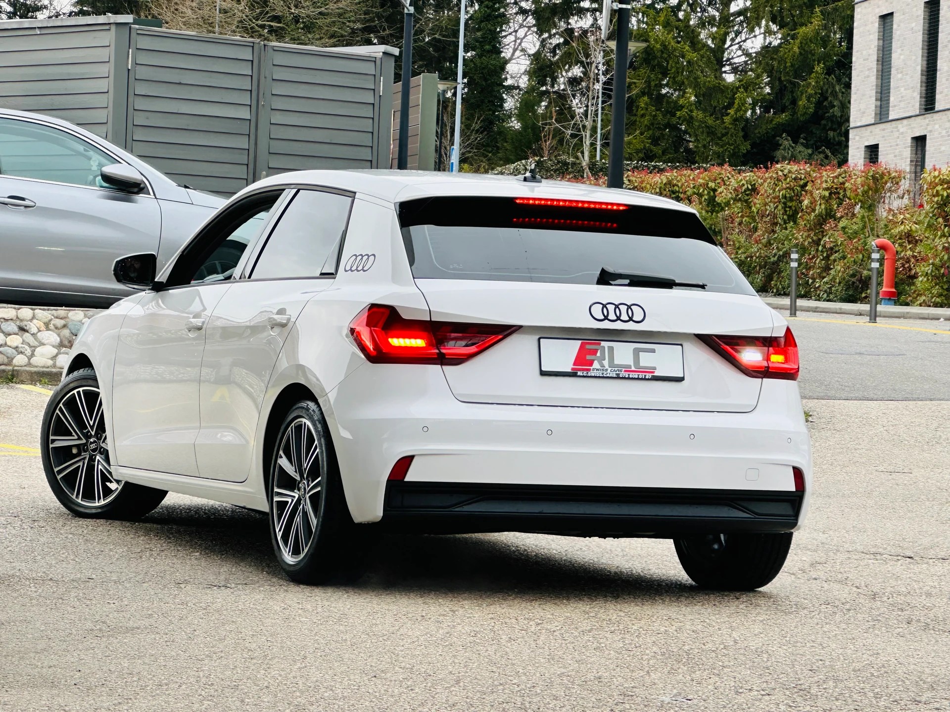 AUDI A1 Sportback 30 TFSI advanced S-tronic-image-12