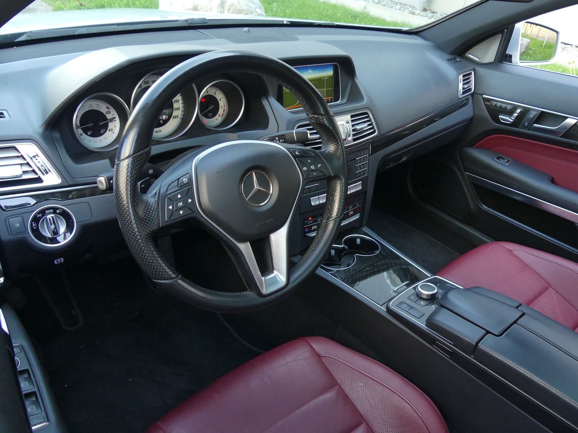 MERCEDES-BENZ E 400 4Matic 7G-Tronic-image-11
