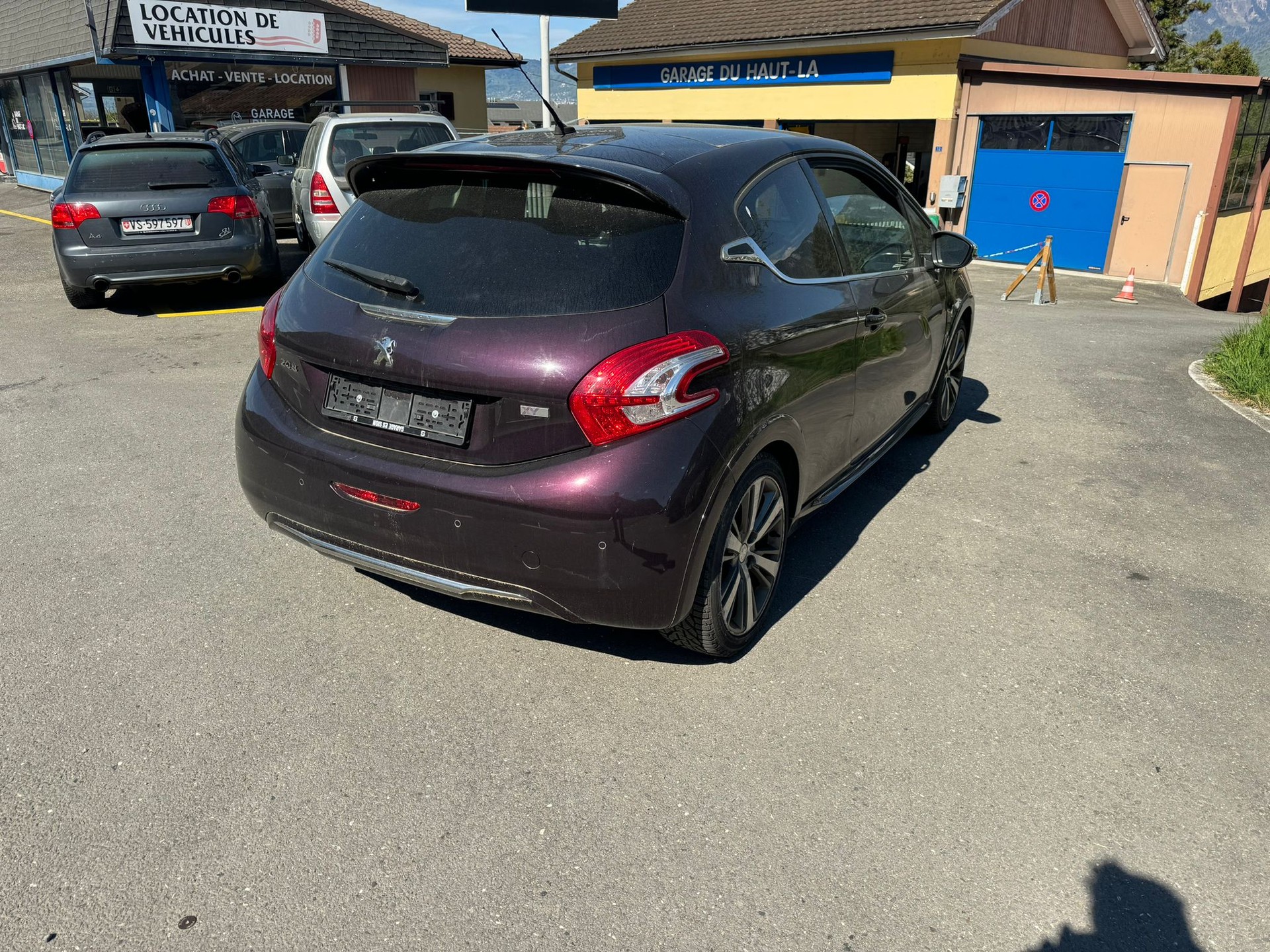 PEUGEOT 208 1.6 Turbo XY-image-1