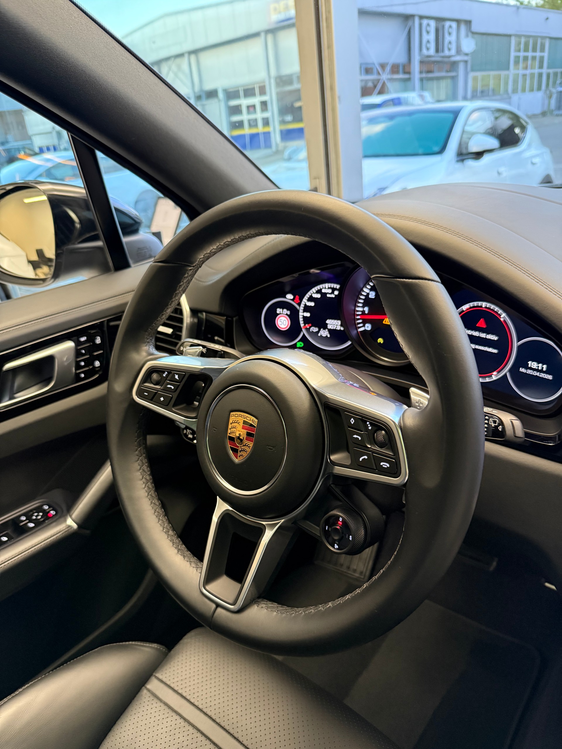 PORSCHE Cayenne S-image-17