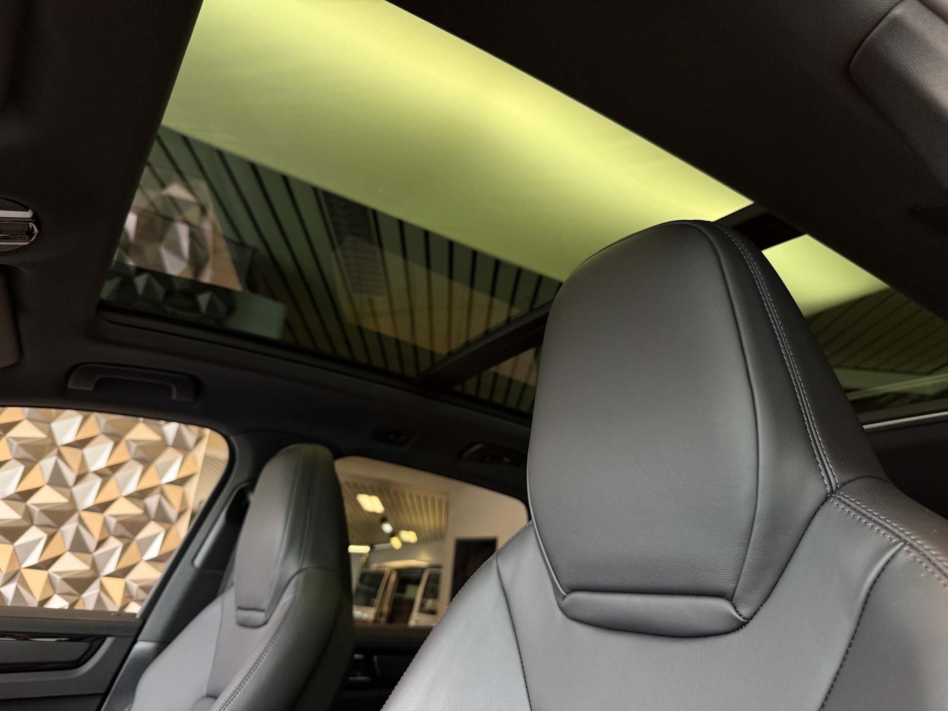 PORSCHE Cayenne S-image-7