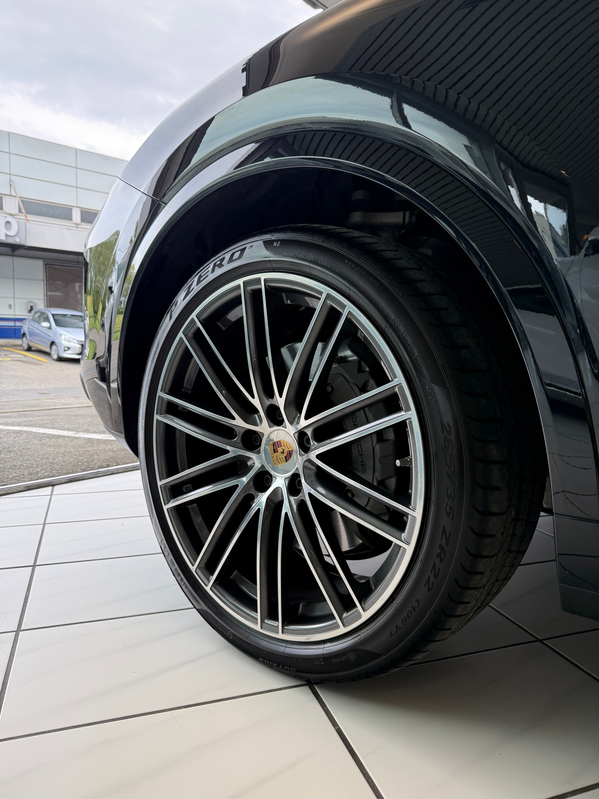 PORSCHE Cayenne S-image-39