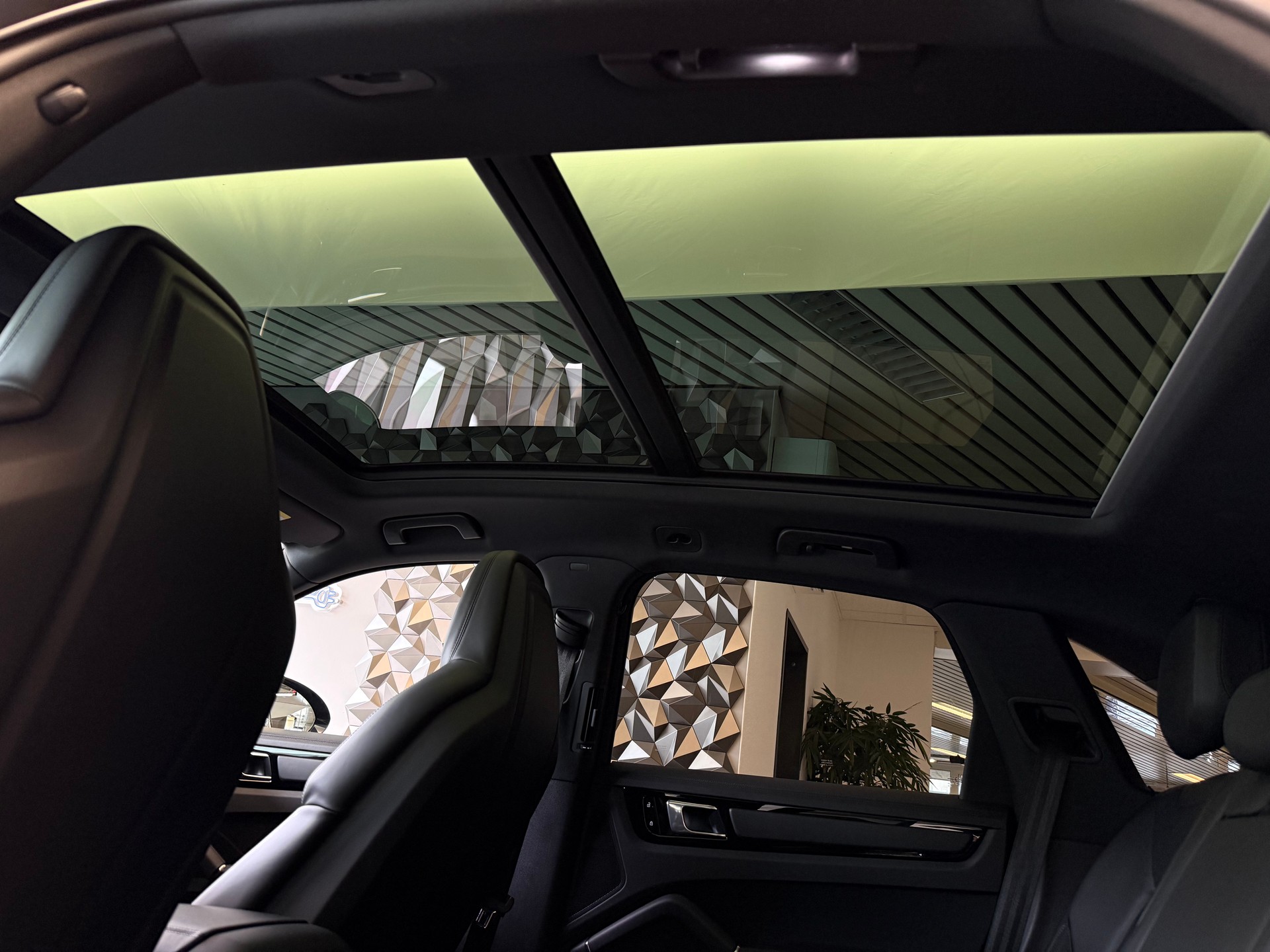 PORSCHE Cayenne S-image-11