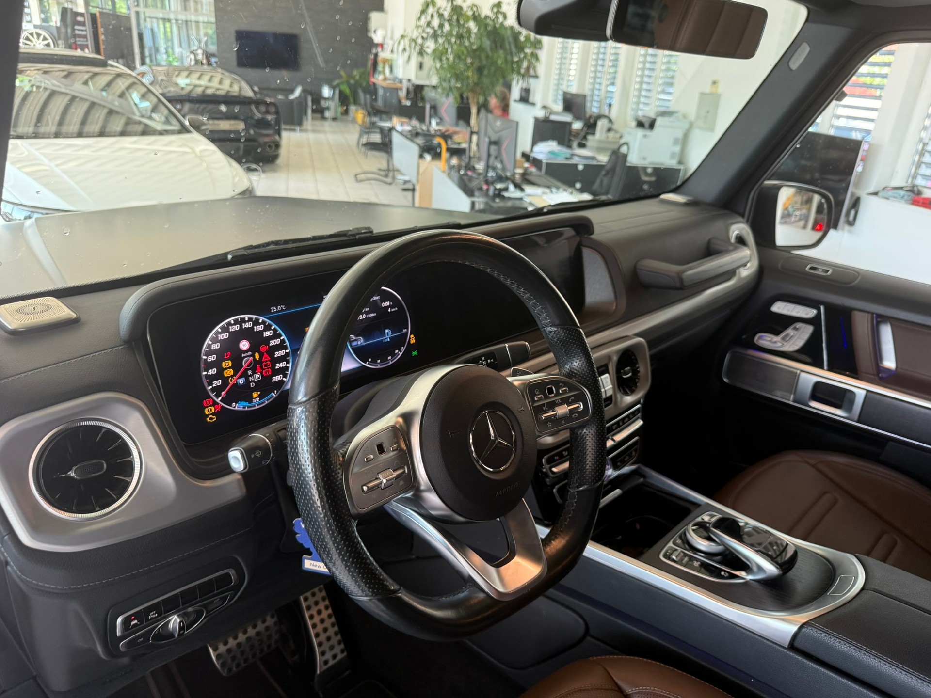 MERCEDES-BENZ G 400 d AMG Line 9G-Tronic, 8-fach bereift-image-11