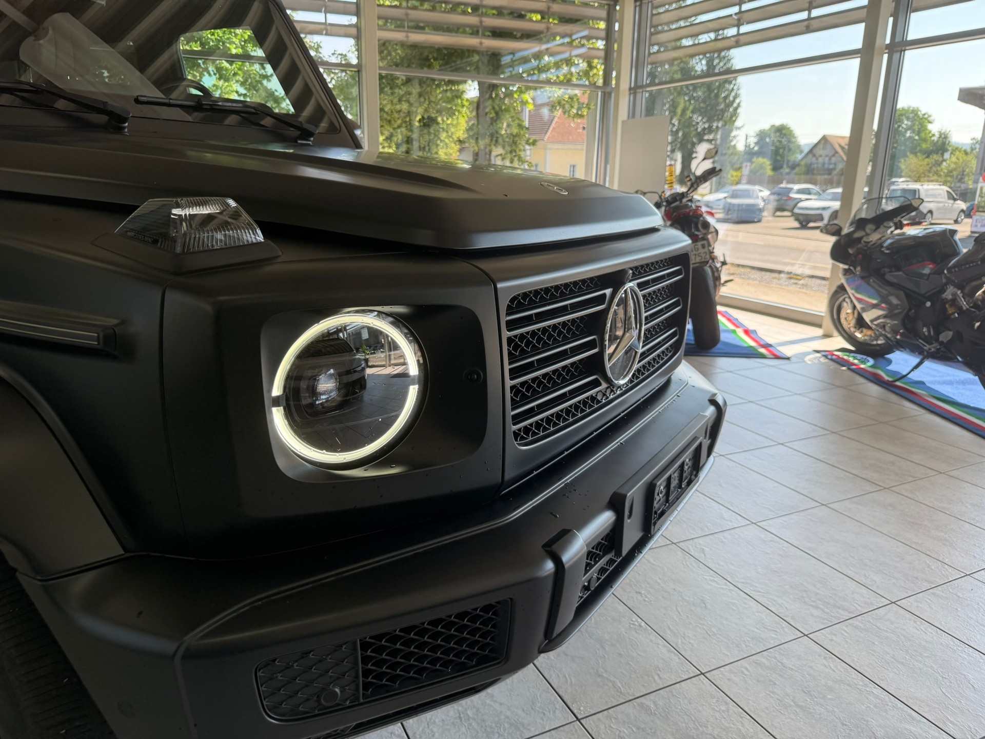 MERCEDES-BENZ G 400 d AMG Line 9G-Tronic, 8-fach bereift-image-27