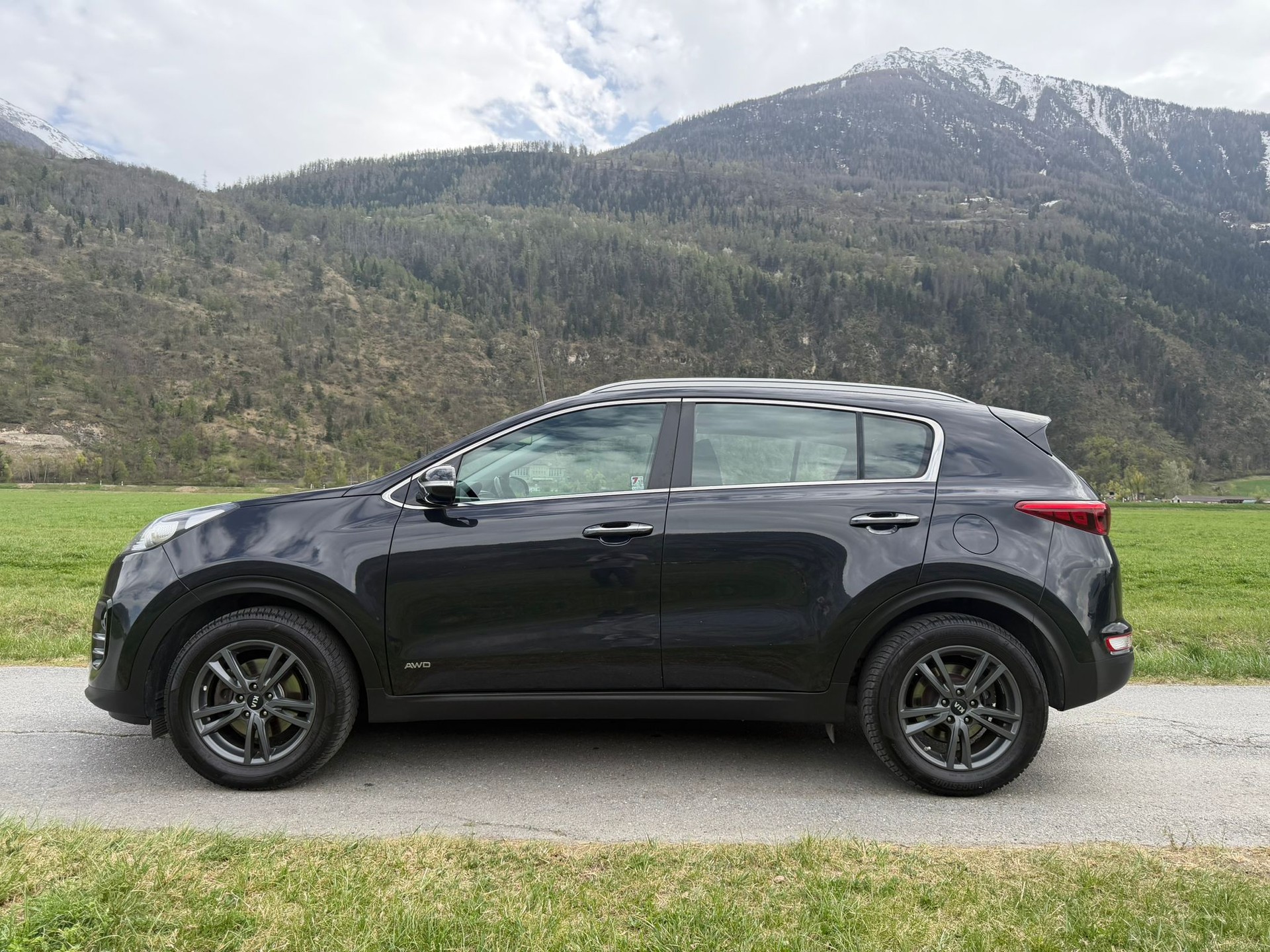 KIA Sportage 1.6 T-GDi Swiss City Line 4WD Automat-image-5
