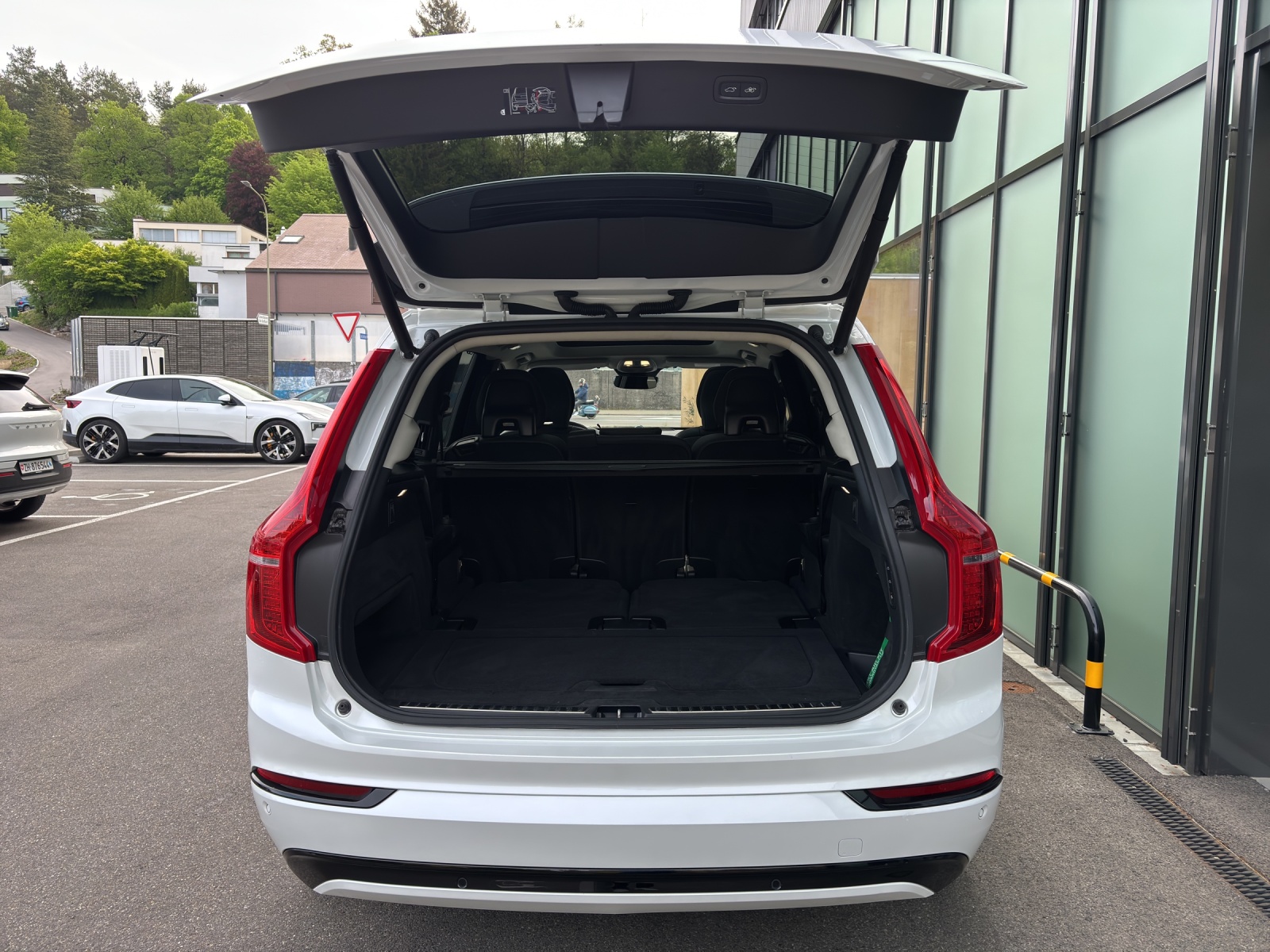 VOLVO XC90 2.0 T8 TE Xclusive Dark 7P. eAWD-image-11