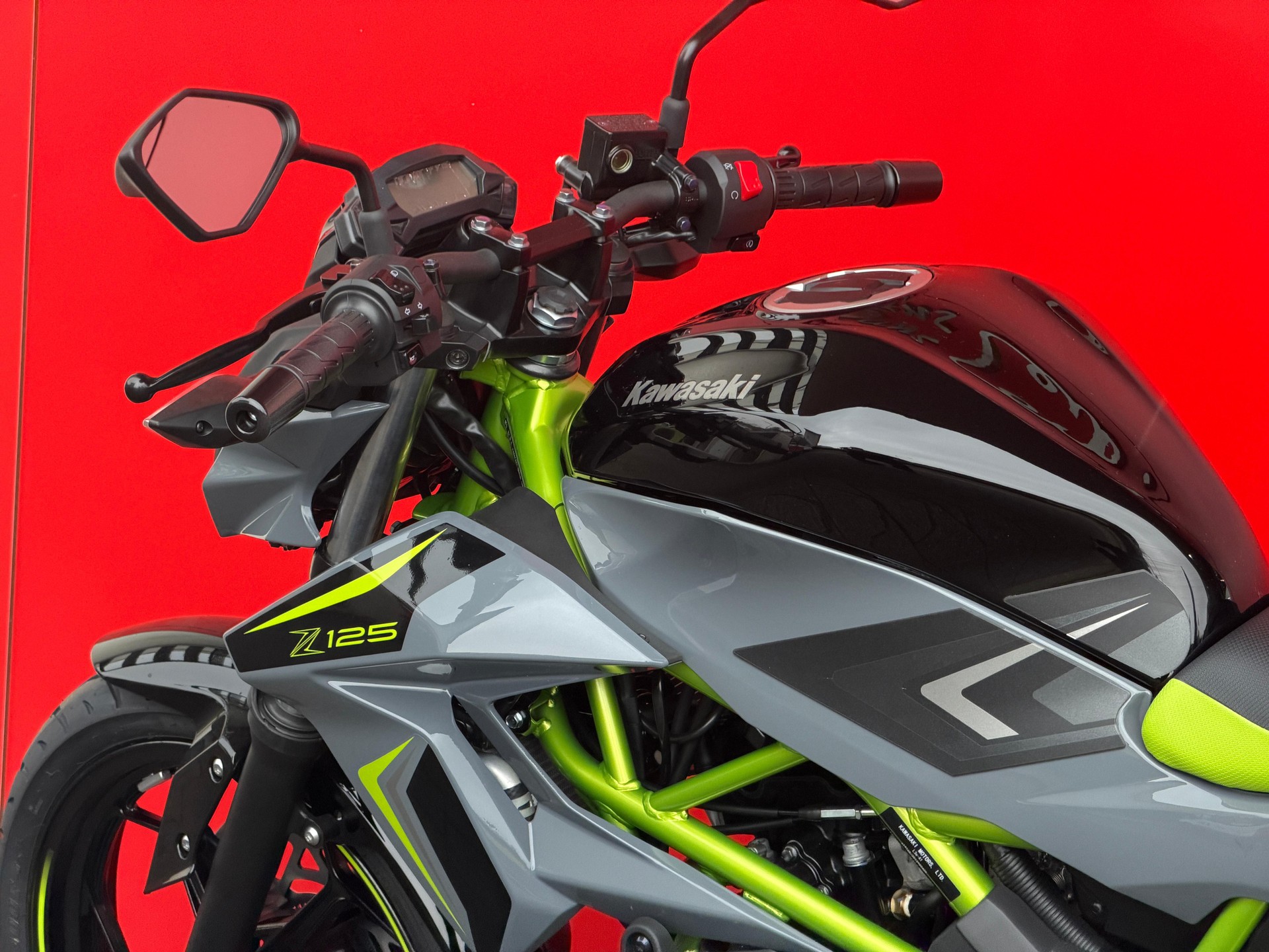 KAWASAKI Z 125-image-12