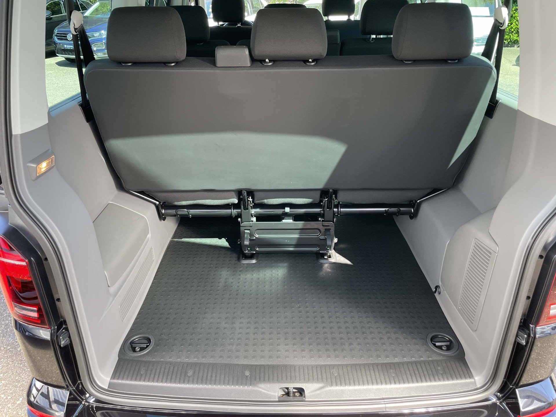 VW T6.1 Caravelle 3000 2.0 TDI 150 Comfortline DSG 4m-image-6