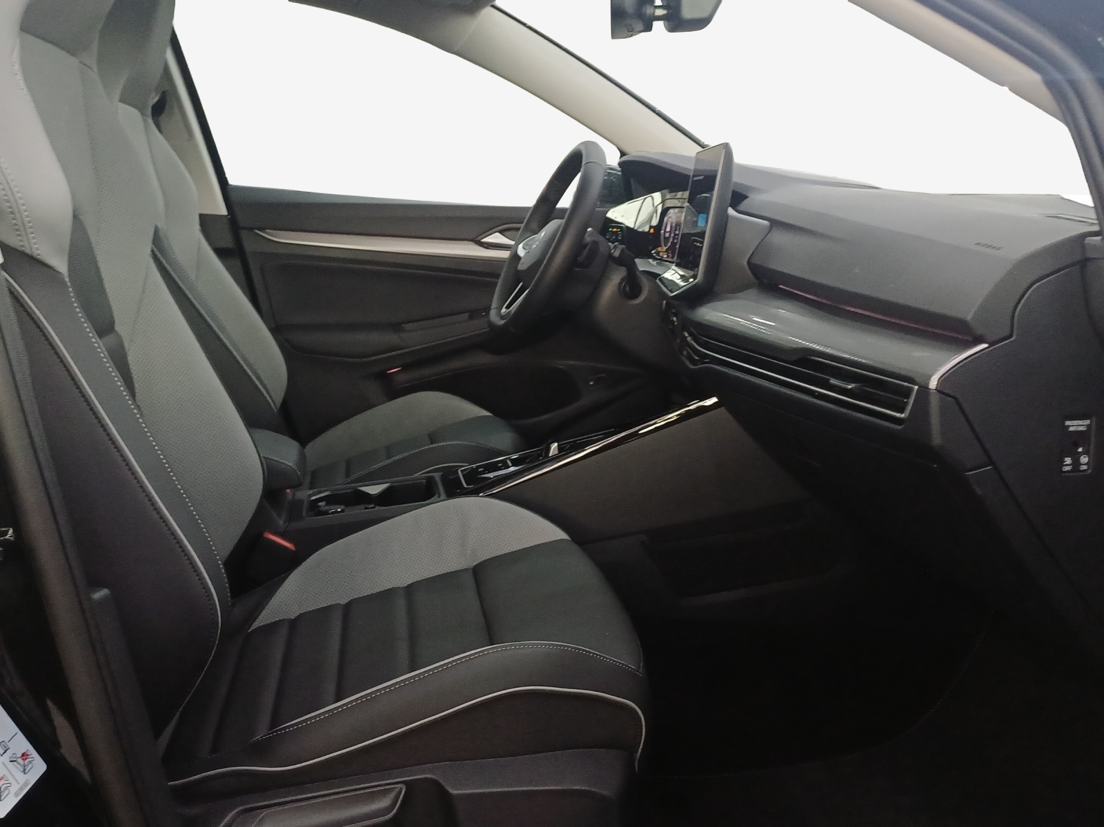 VW Golf 1.5 TSI PHEV Style-image-14