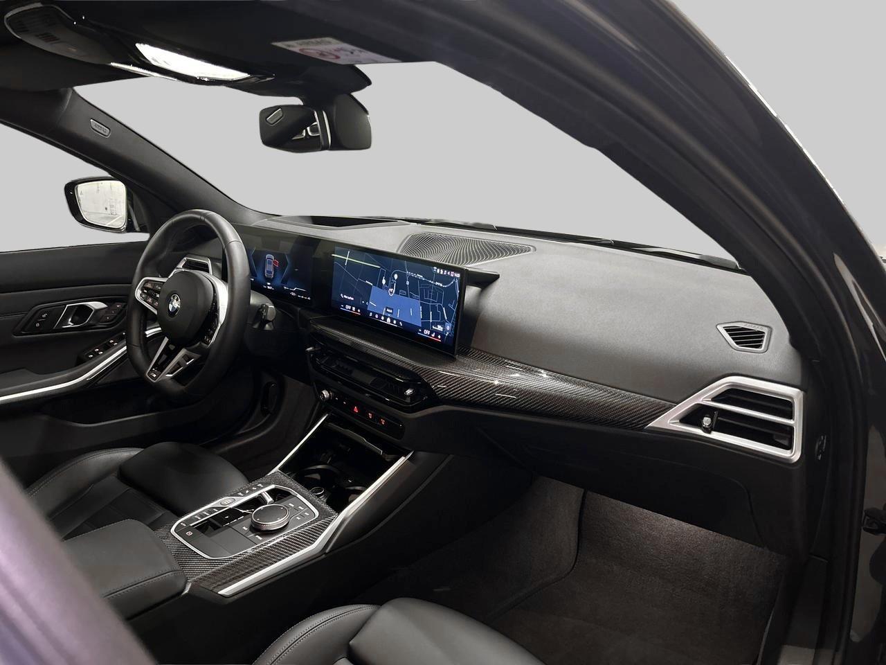 BMW 330i xDrive Touring M Sport-image-18