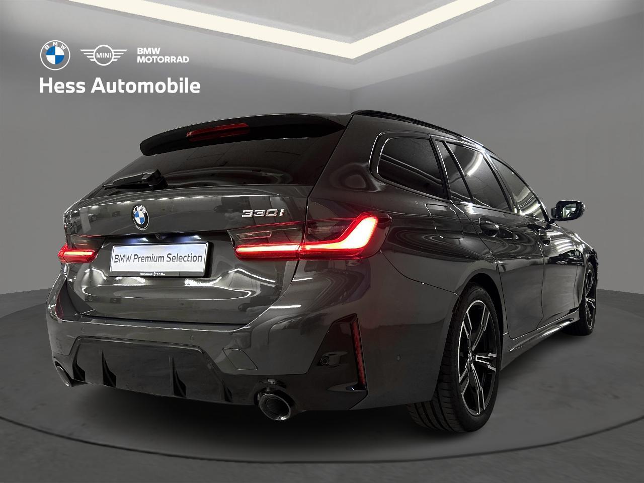BMW 330i xDrive Touring M Sport-showroom-element-2