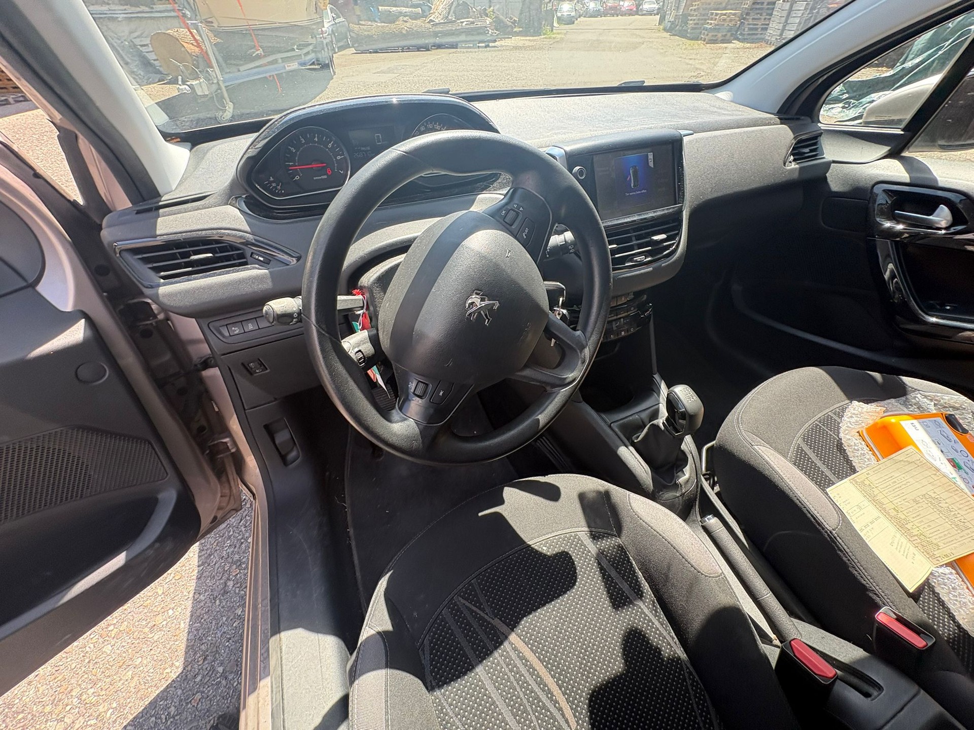 PEUGEOT 208 1.4 VTI Active-image-9