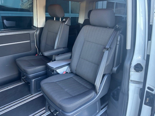 VW Multivan 2.0BiTDI Com. 4M-image-8
