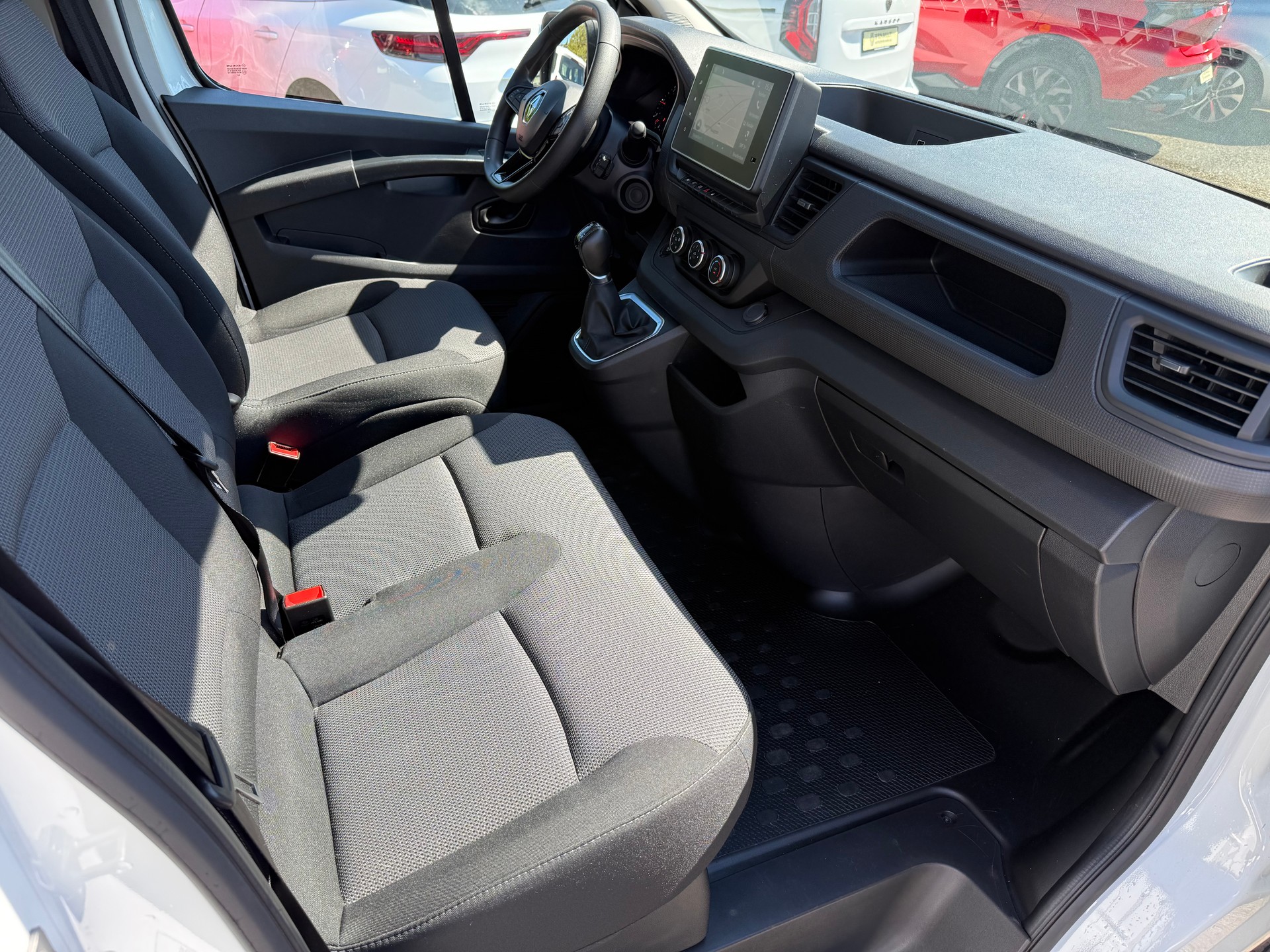 RENAULT Trafic 2.0 Blue dCi 150 Advance L1H1 EDC EN-image-8
