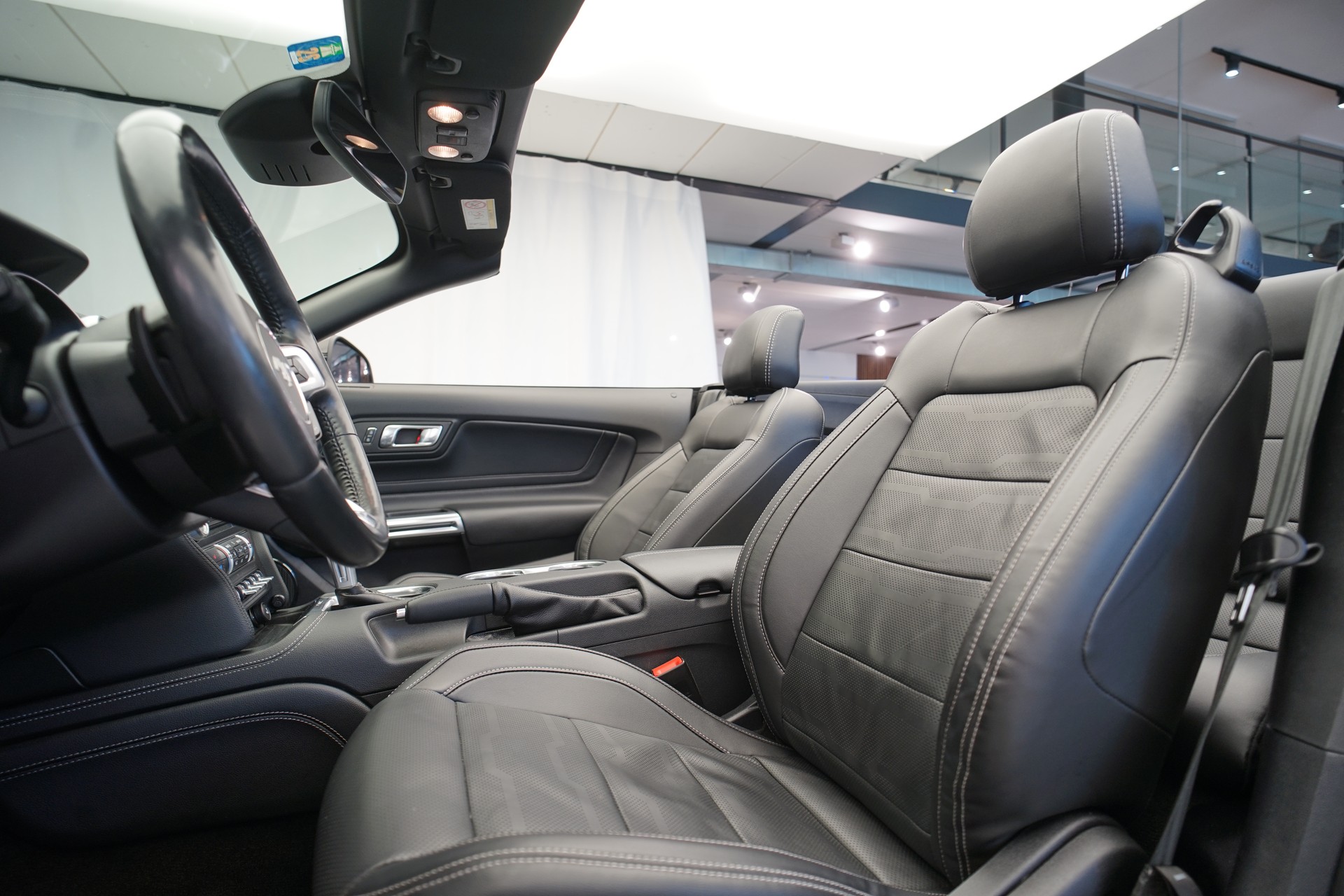 FORD Mustang Convertible 5.0 V8 GT Automat *CH-Fahrzeug*-image-14