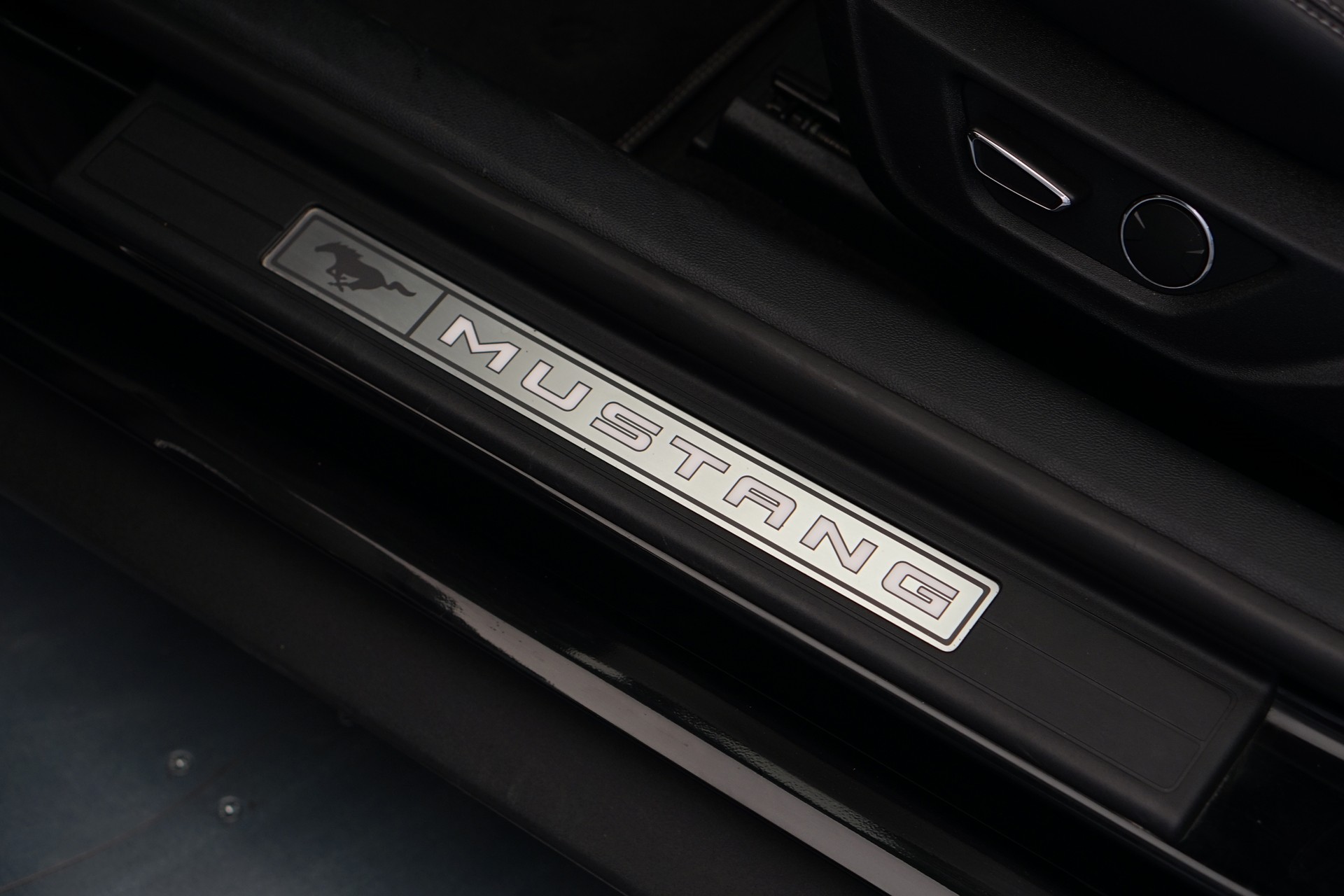 FORD Mustang Convertible 5.0 V8 GT Automat *CH-Fahrzeug*-image-20