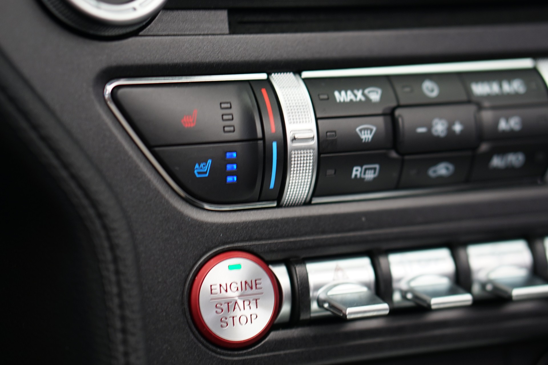 FORD Mustang Convertible 5.0 V8 GT Automat *CH-Fahrzeug*-image-31