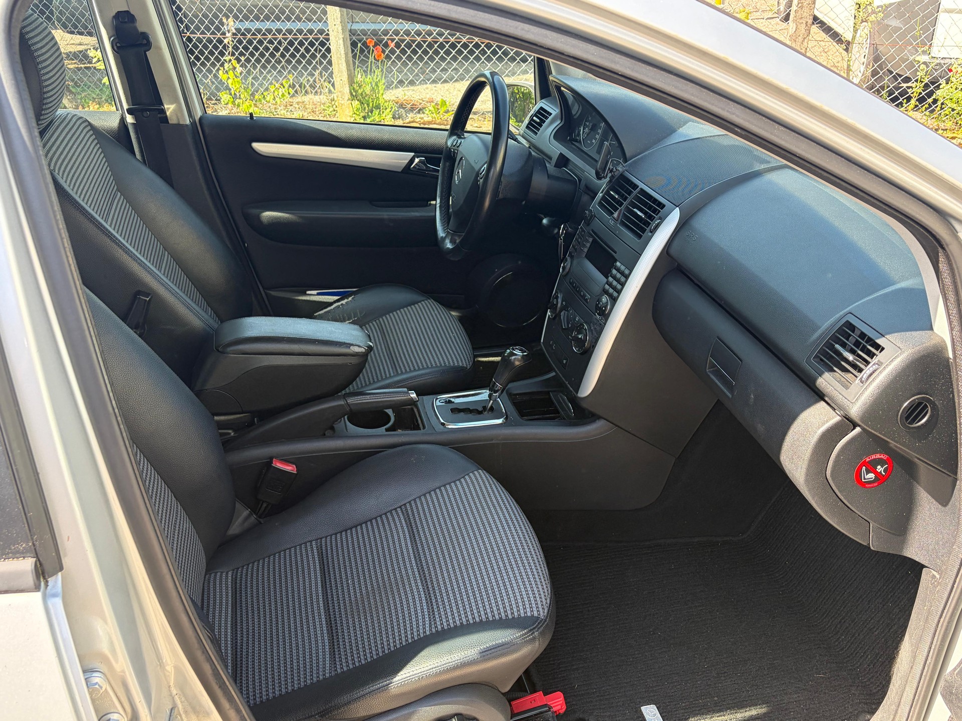 MERCEDES-BENZ A 180 CDI Elégance-image-4