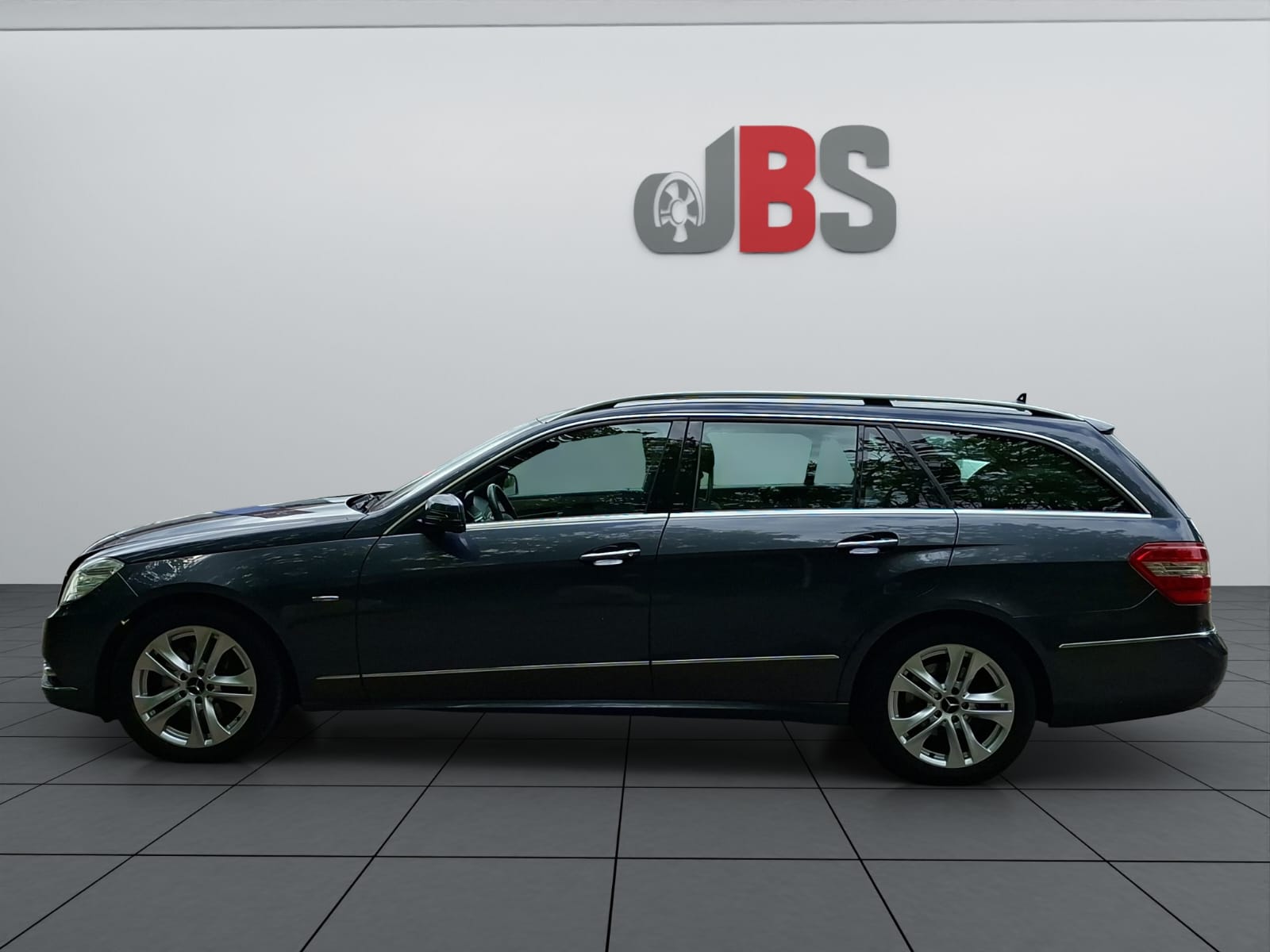 MERCEDES-BENZ E 350 CDI BlueEfficiency 4Matic 7G-Tronic-image-3