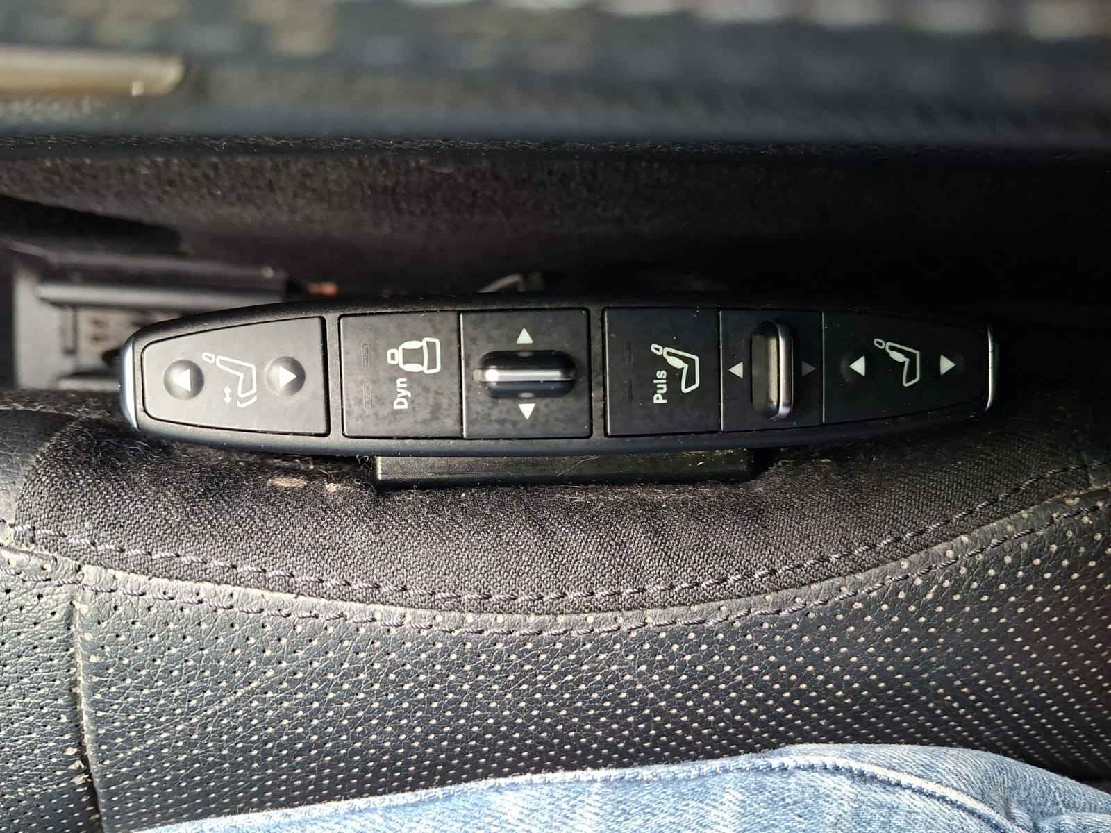 MERCEDES-BENZ E 350 CDI BlueEfficiency 4Matic 7G-Tronic-image-18