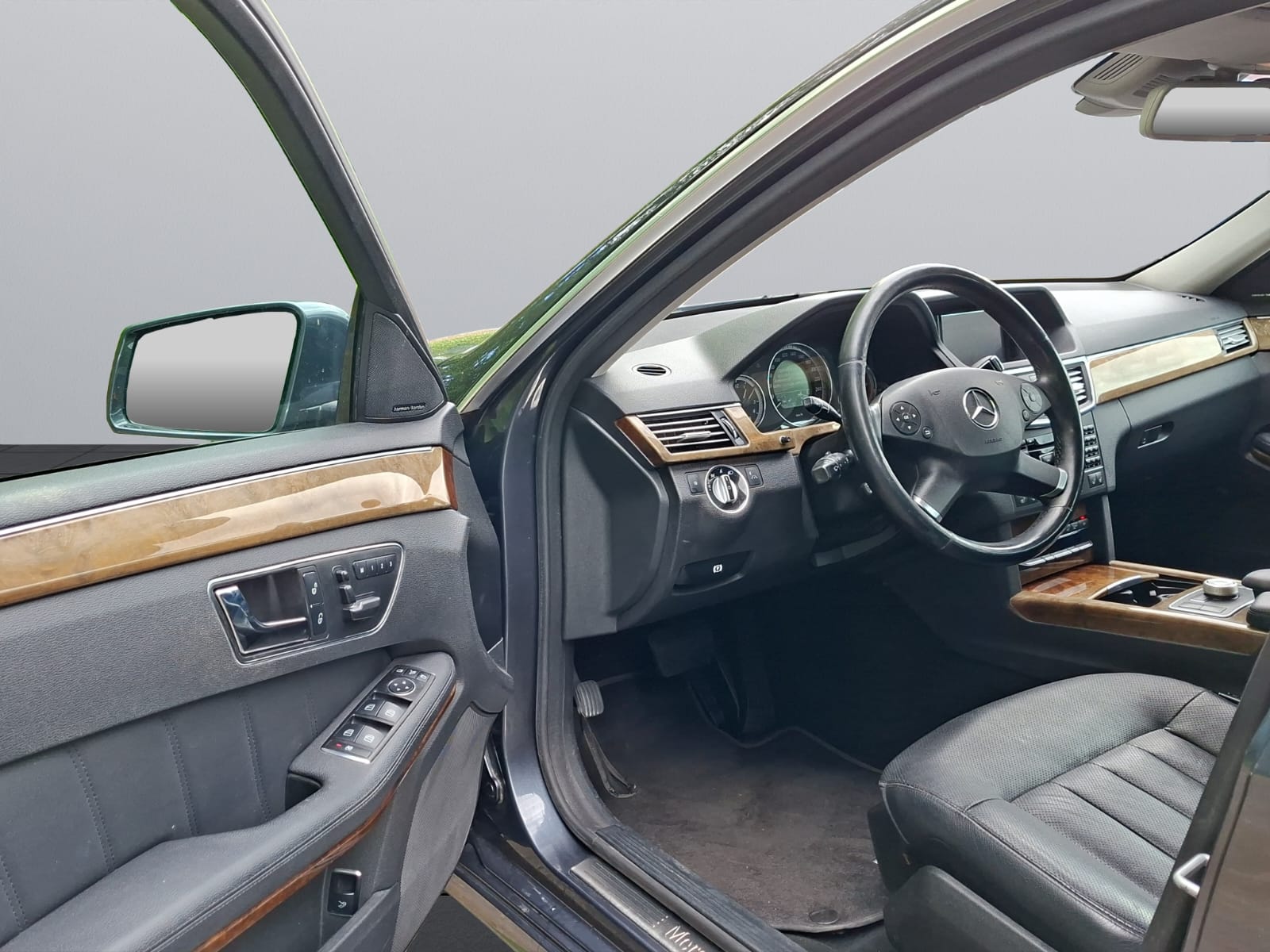 MERCEDES-BENZ E 350 CDI BlueEfficiency 4Matic 7G-Tronic-image-10