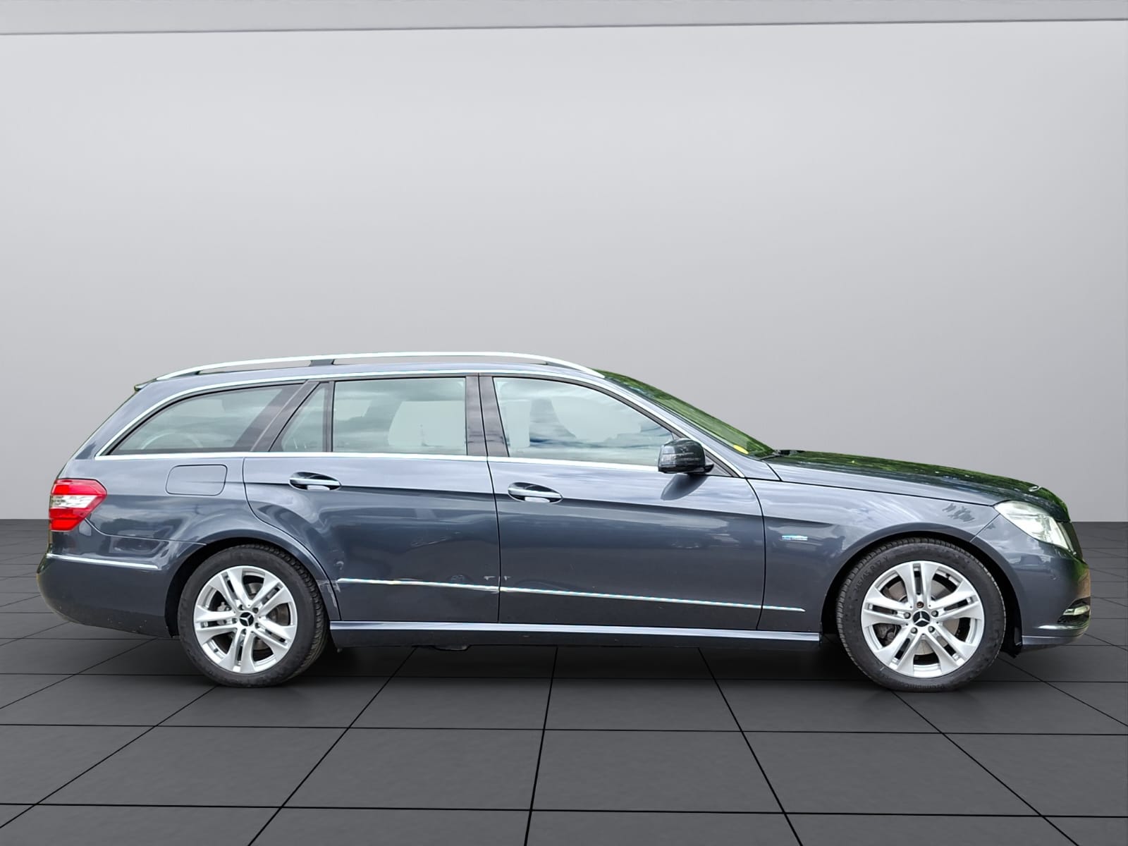 MERCEDES-BENZ E 350 CDI BlueEfficiency 4Matic 7G-Tronic-image-7