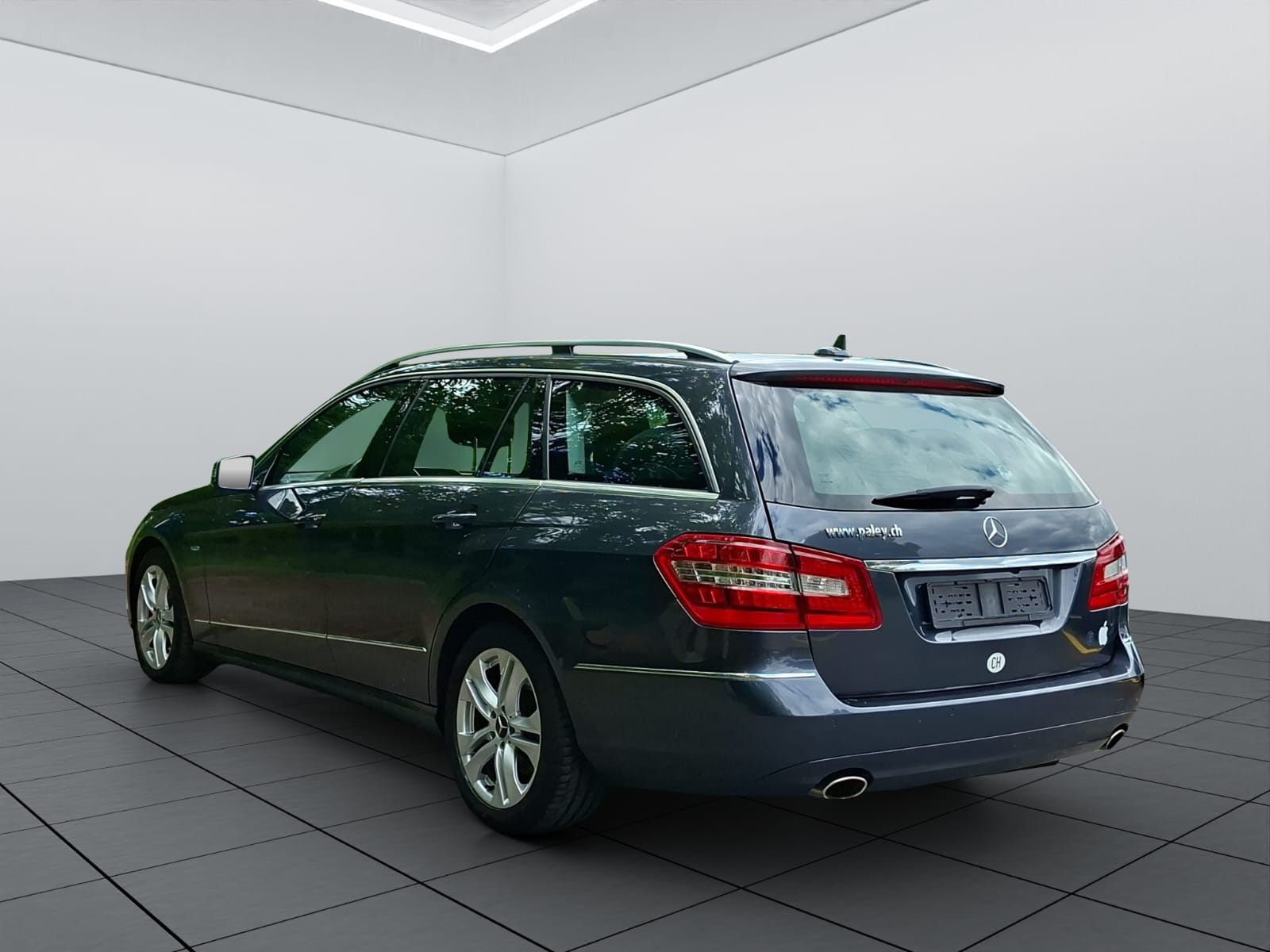 MERCEDES-BENZ E 350 CDI BlueEfficiency 4Matic 7G-Tronic-image-4