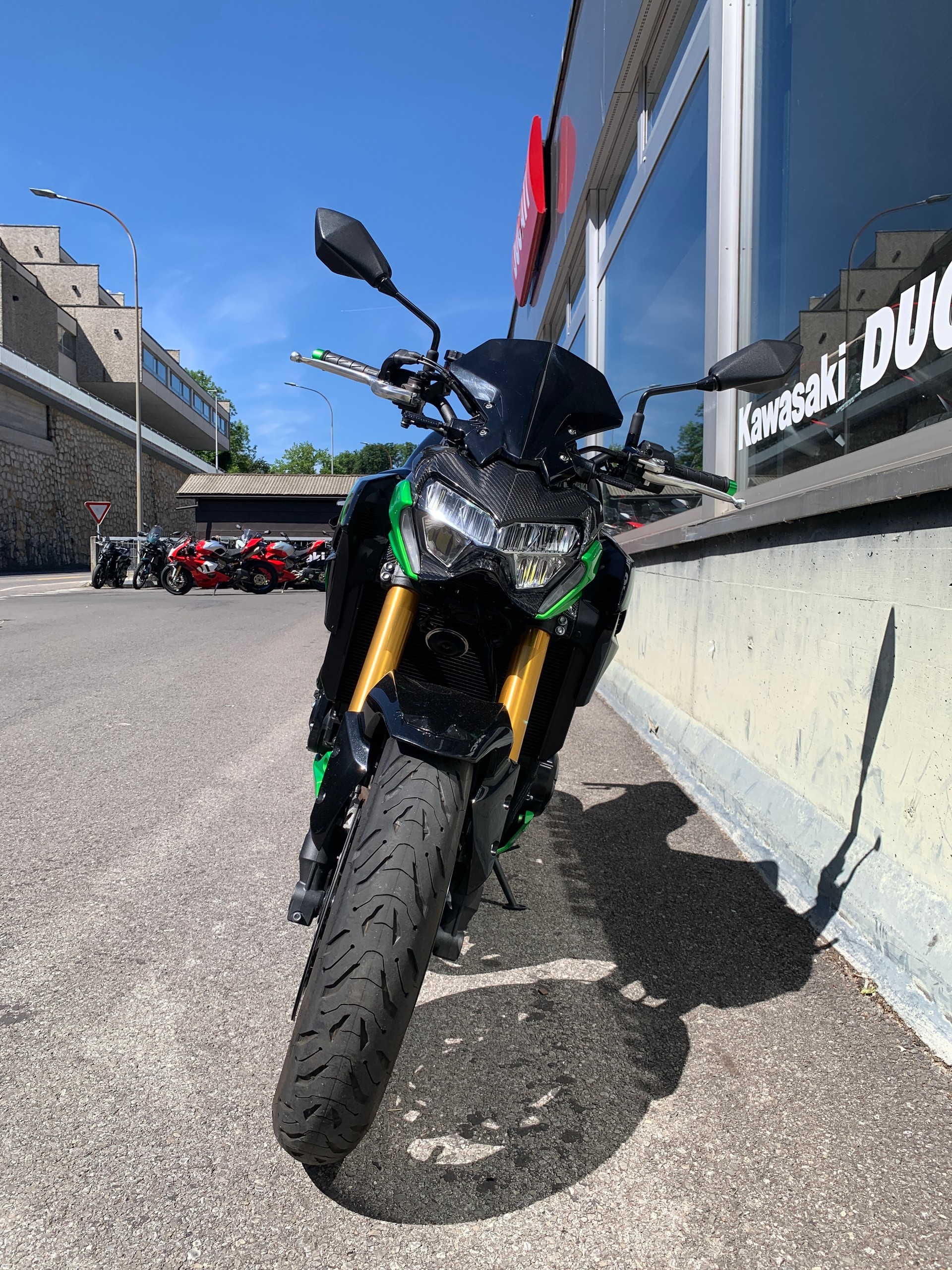 KAWASAKI Z 900-showroom-element-2