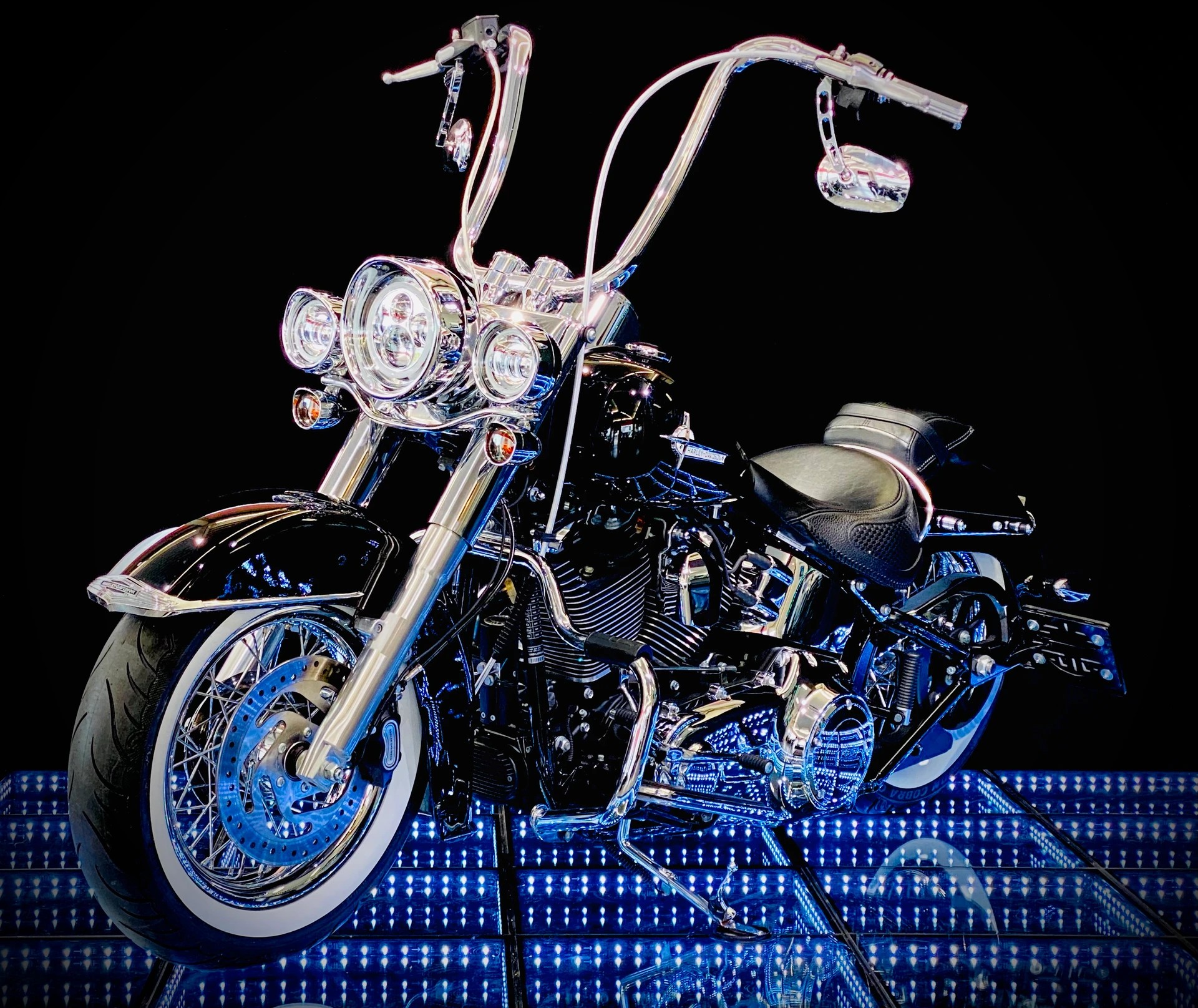 HARLEY-DAVIDSON FLSTN Deluxe *35kW*-showroom-element-1