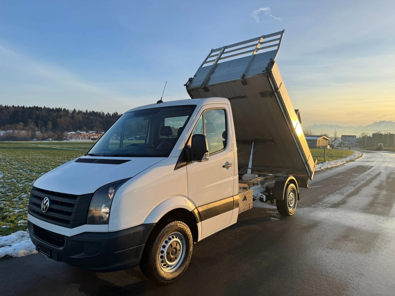 VW Crafter 35 2.0 TDI CR Kipper mit 3.5t Anhängelast-image-1