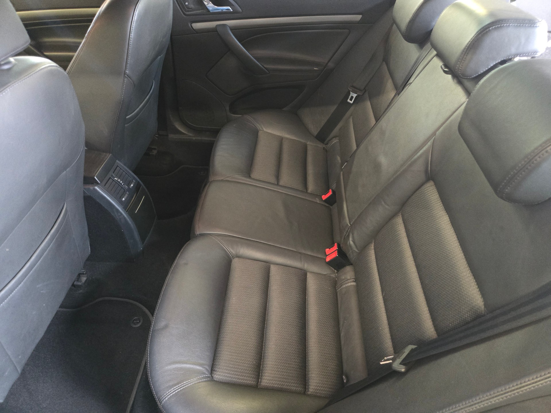 SKODA Octavia 2.0 FSI Swiss Adventure 4x4-image-6