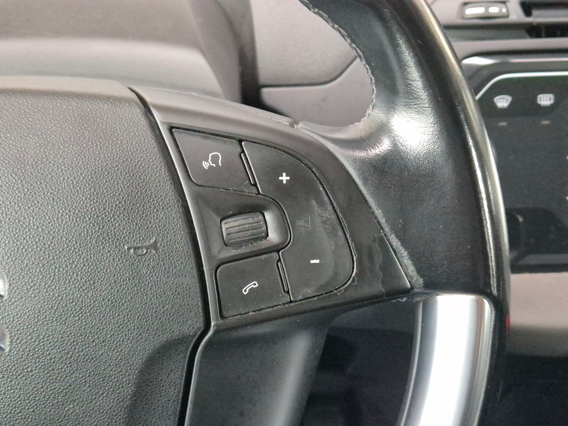 CITROEN C4 Picasso 1.2 Pure Tech Séduction-image-22