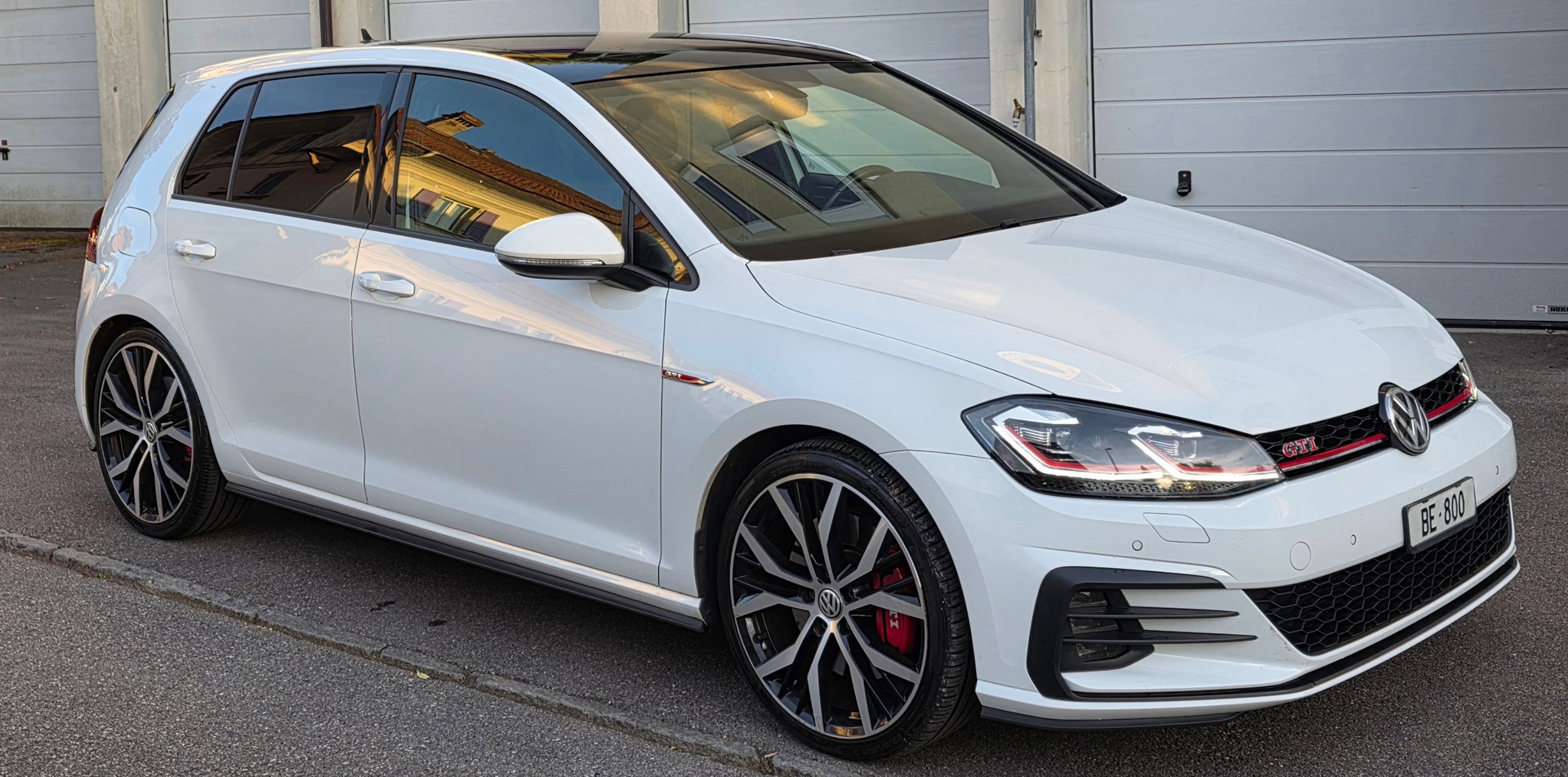 VW Golf 2.0 TSI GTI Performance DSG-image-2