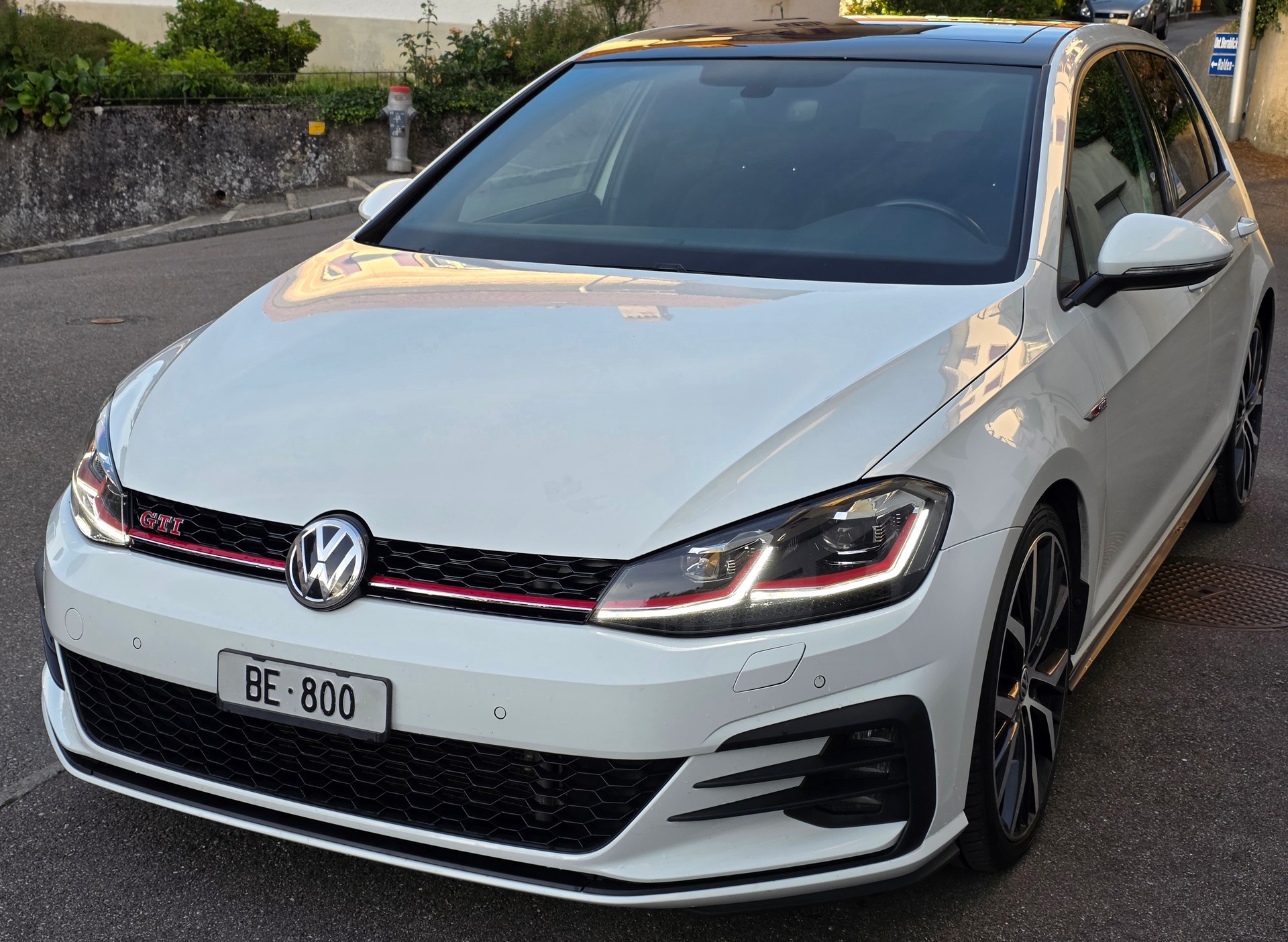 VW Golf 2.0 TSI GTI Performance DSG-image-3