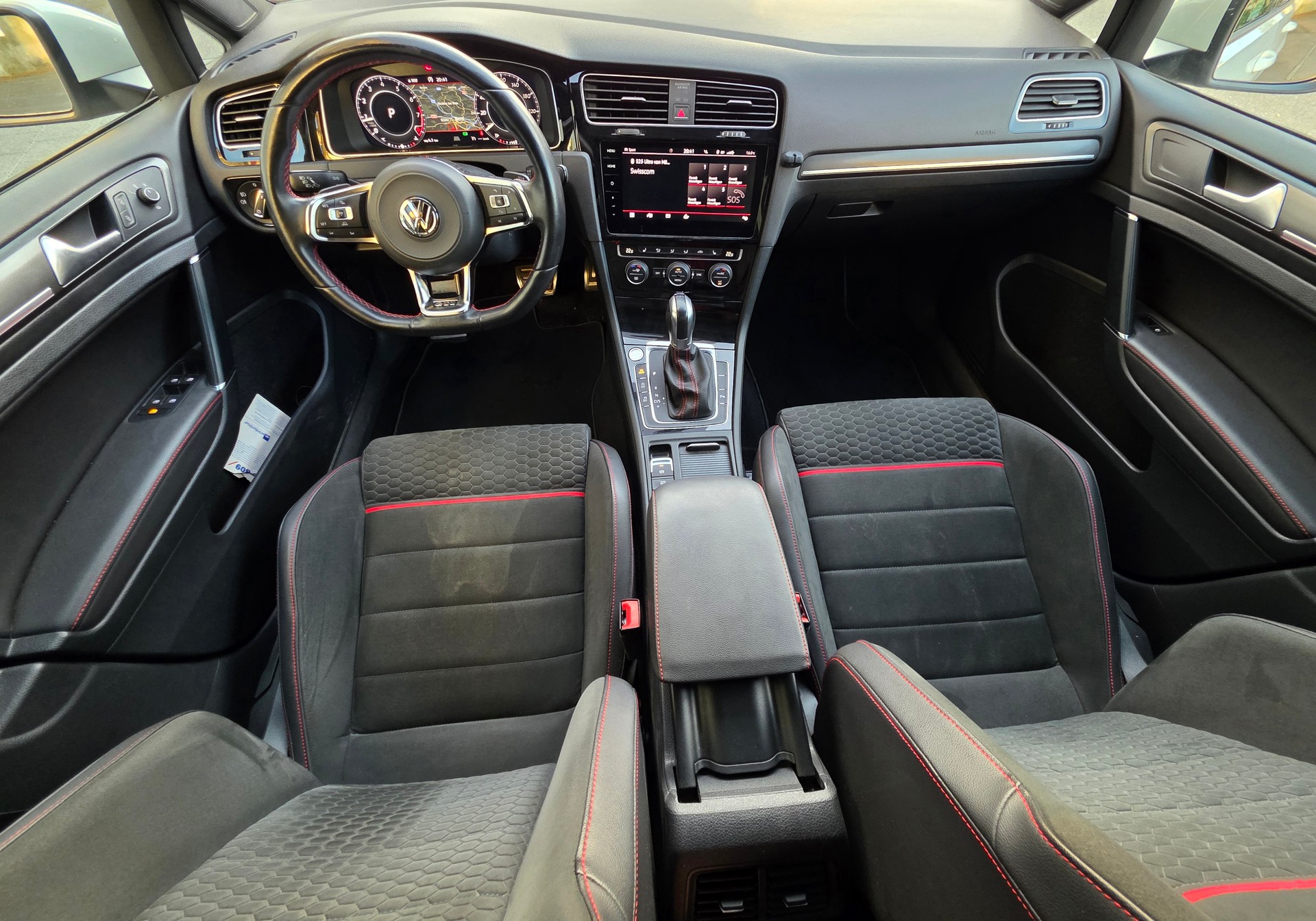 VW Golf 2.0 TSI GTI Performance DSG-image-14