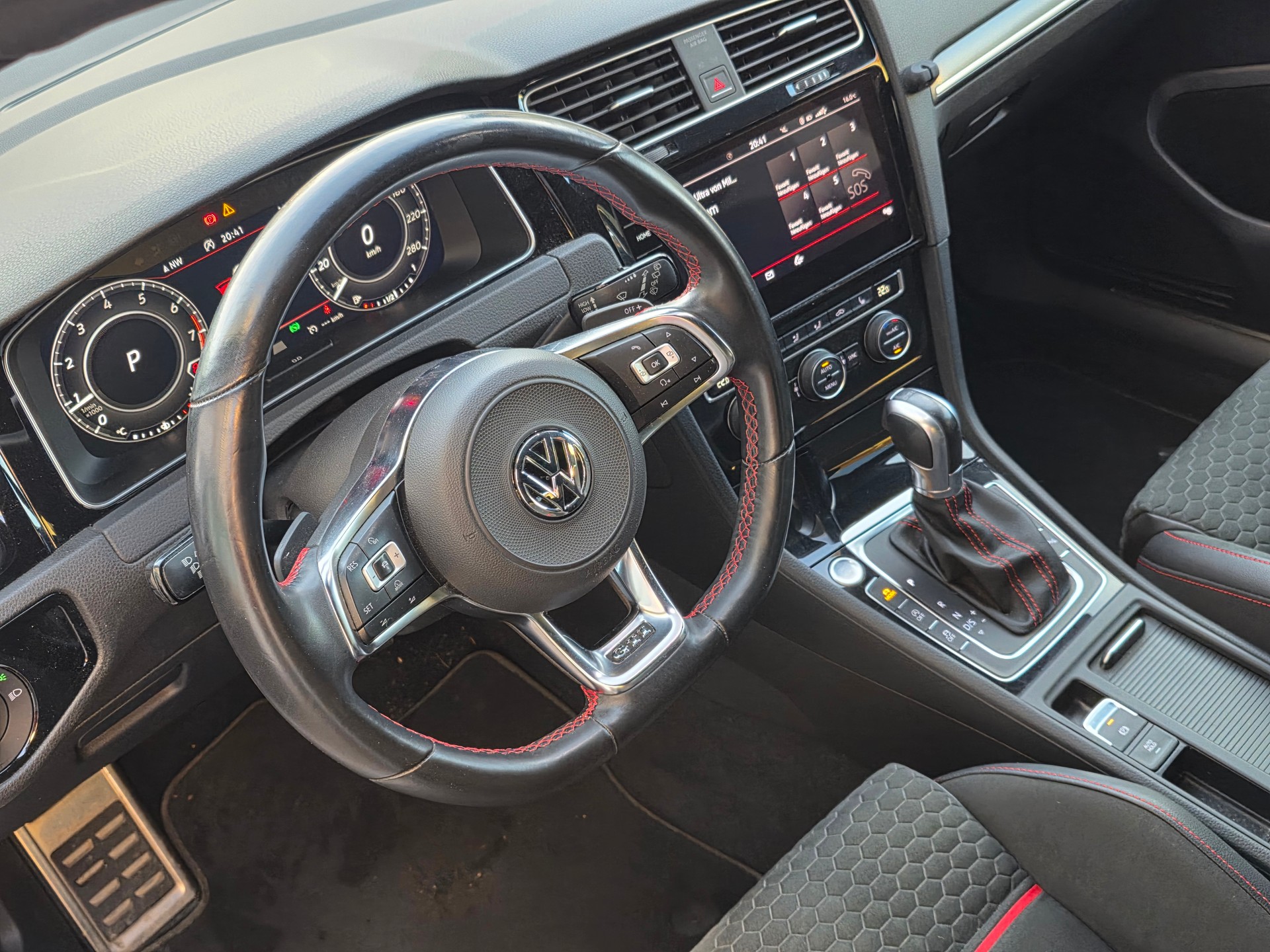 VW Golf 2.0 TSI GTI Performance DSG-image-12