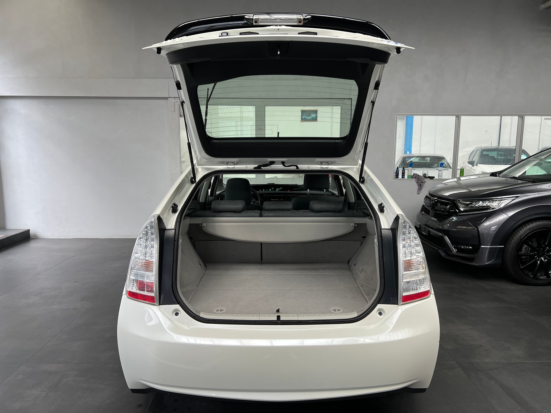 TOYOTA Prius 1.8 16V HSD Sol Premium-image-9