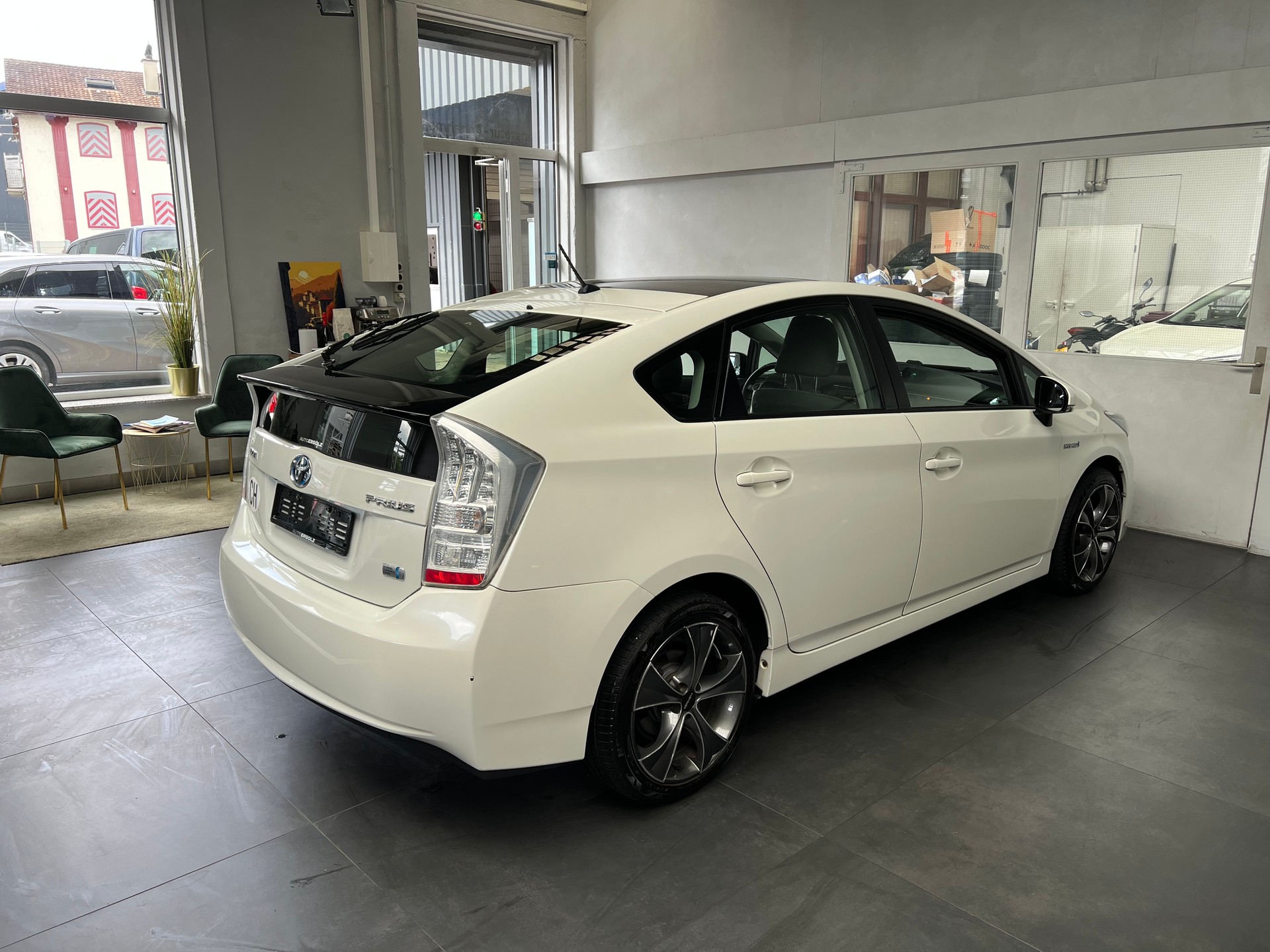 TOYOTA Prius 1.8 16V HSD Sol Premium-image-3