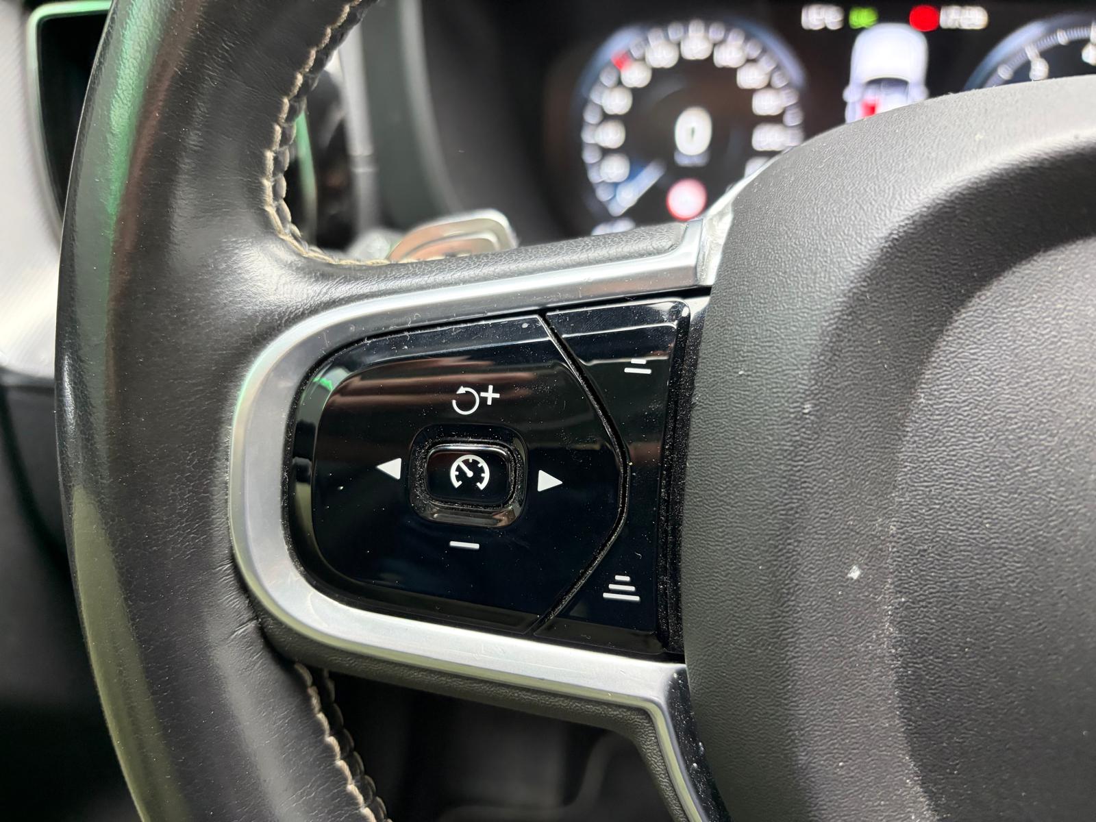 VOLVO XC60 B5 Benzin Mild Hybrid AWD R-Design Geartronic-image-20