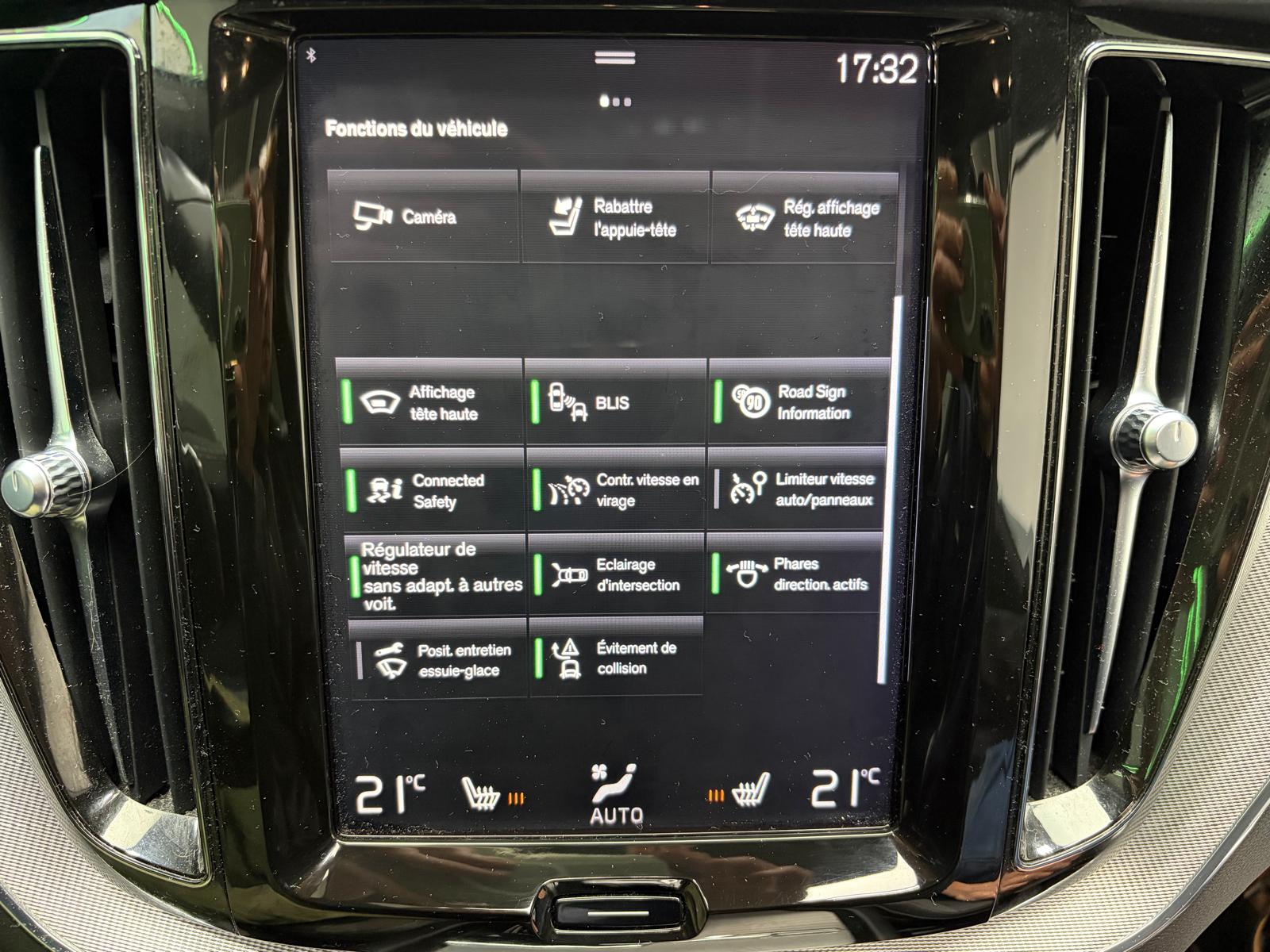 VOLVO XC60 B5 Benzin Mild Hybrid AWD R-Design Geartronic-image-26