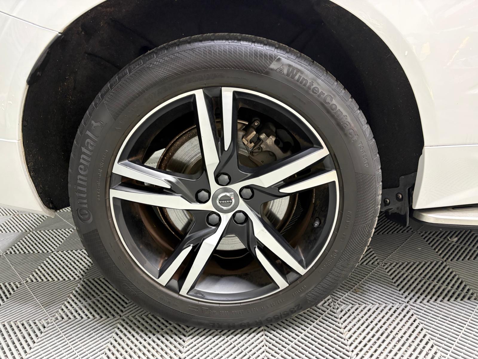 VOLVO XC60 B5 Benzin Mild Hybrid AWD R-Design Geartronic-image-30