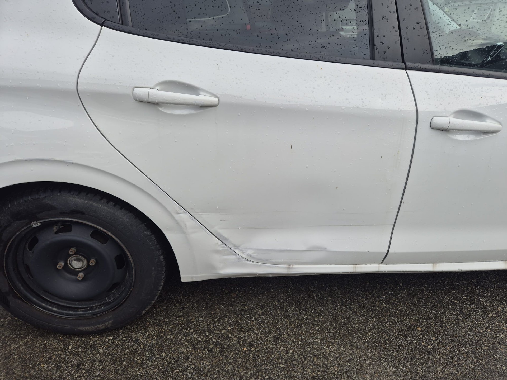 PEUGEOT 208 1.2 PureTech Style-image-8