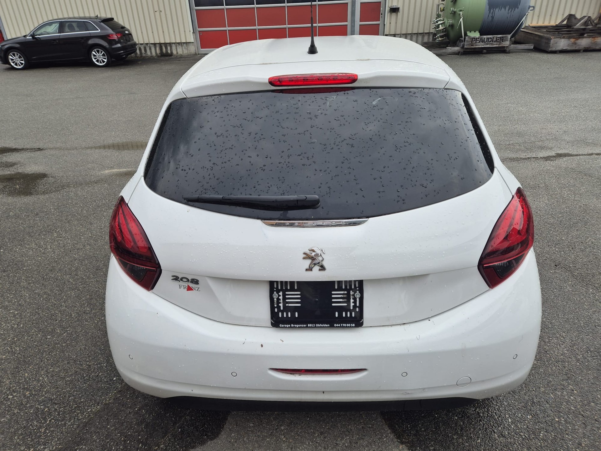 PEUGEOT 208 1.2 PureTech Style-image-6