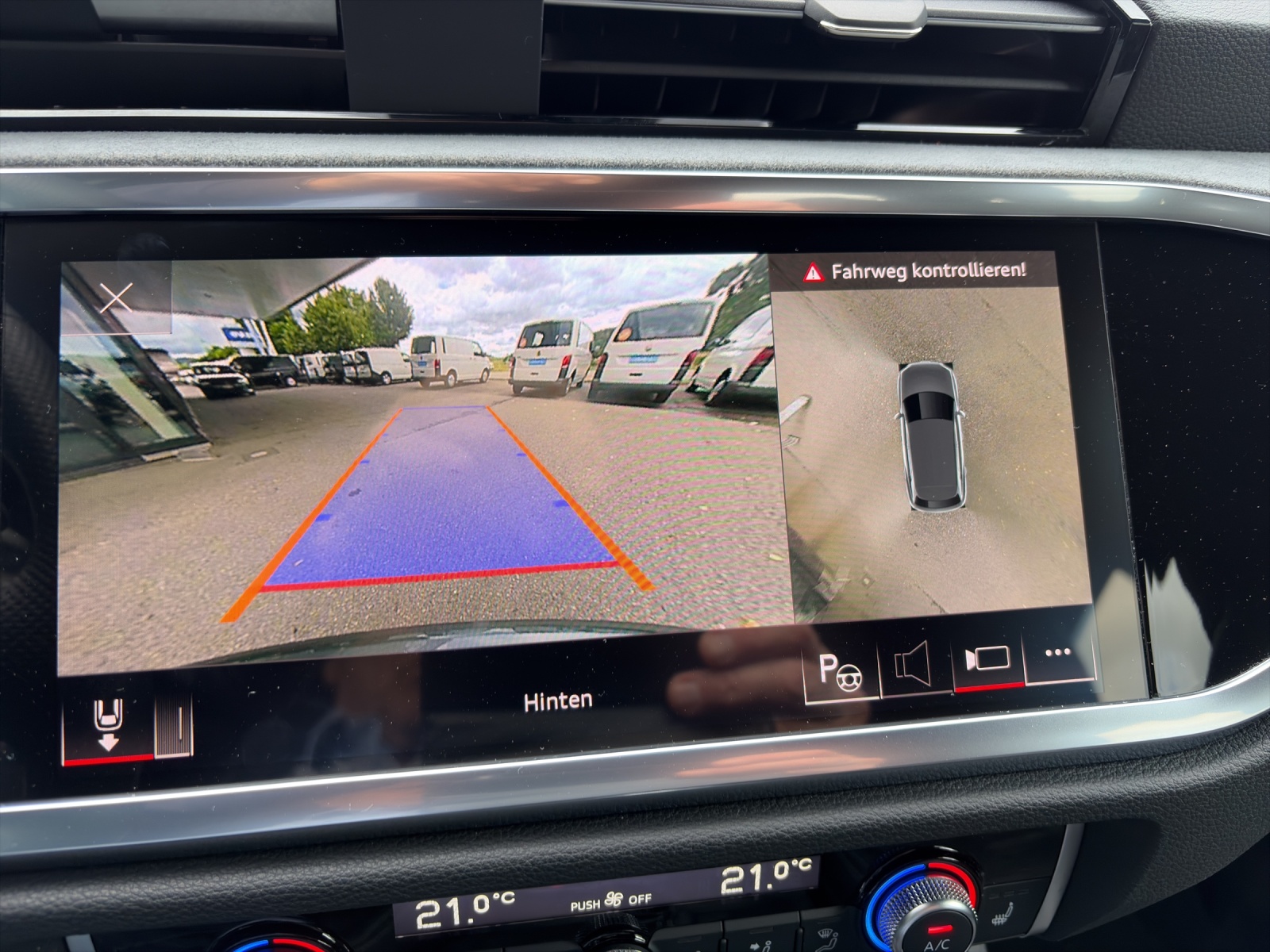 AUDI Q3 35 TFSI S line Attraction S-tronic-image-14