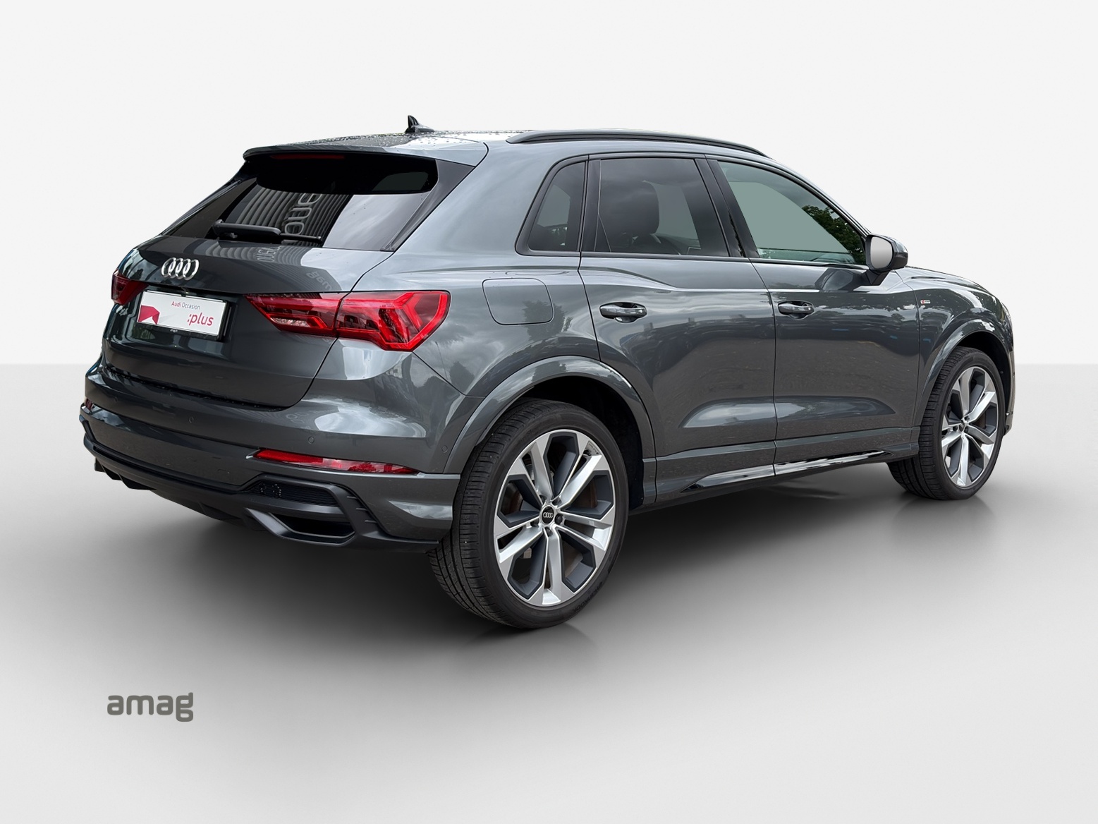 AUDI Q3 35 TFSI S line Attraction S-tronic-image-4
